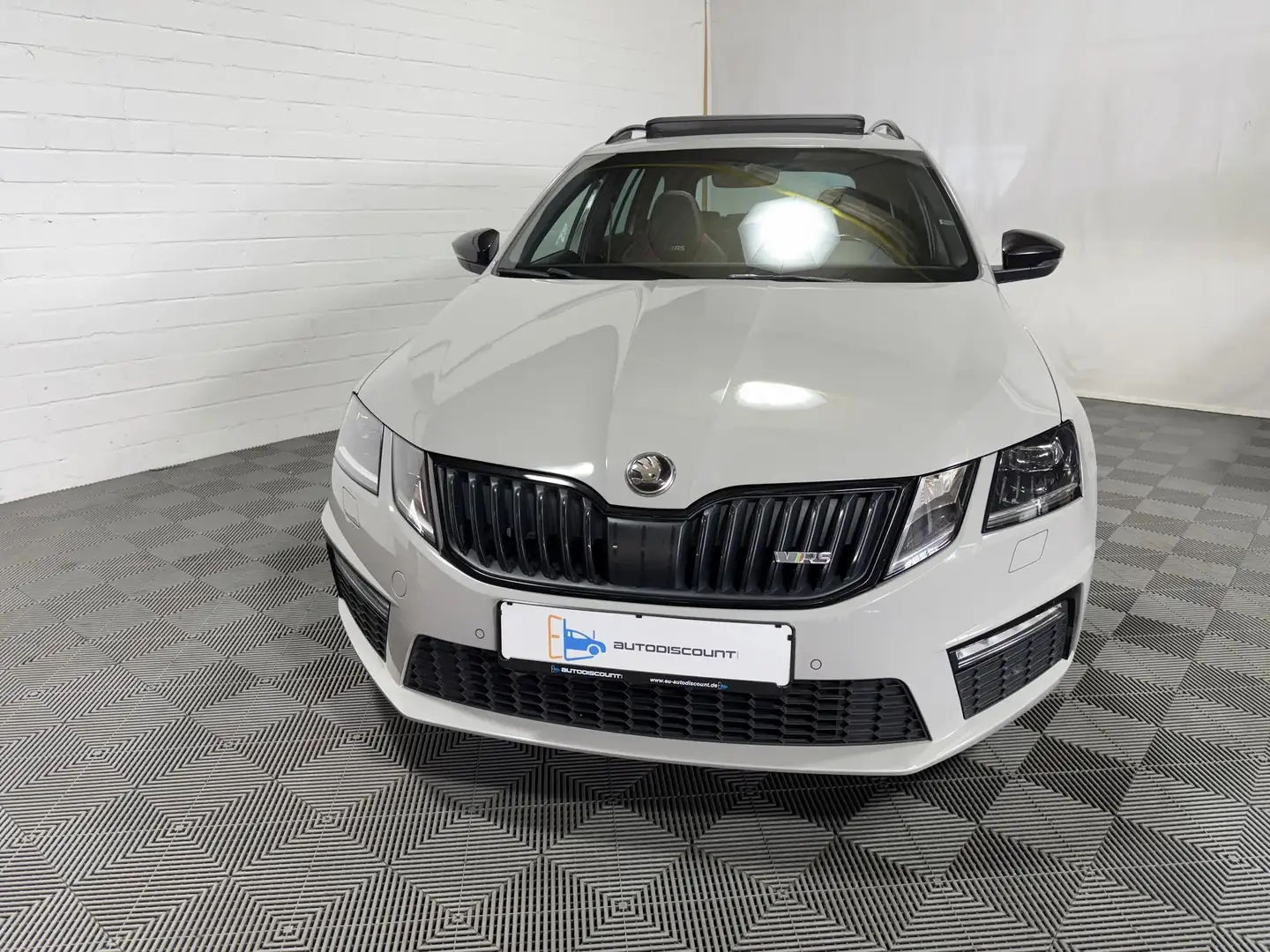 Skoda Octavia Combi  2.0 TDI DSG RS 4x4 KeyGo PANO AHK 135 kW... Grau - 2