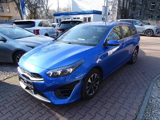 Kia Ceed main image