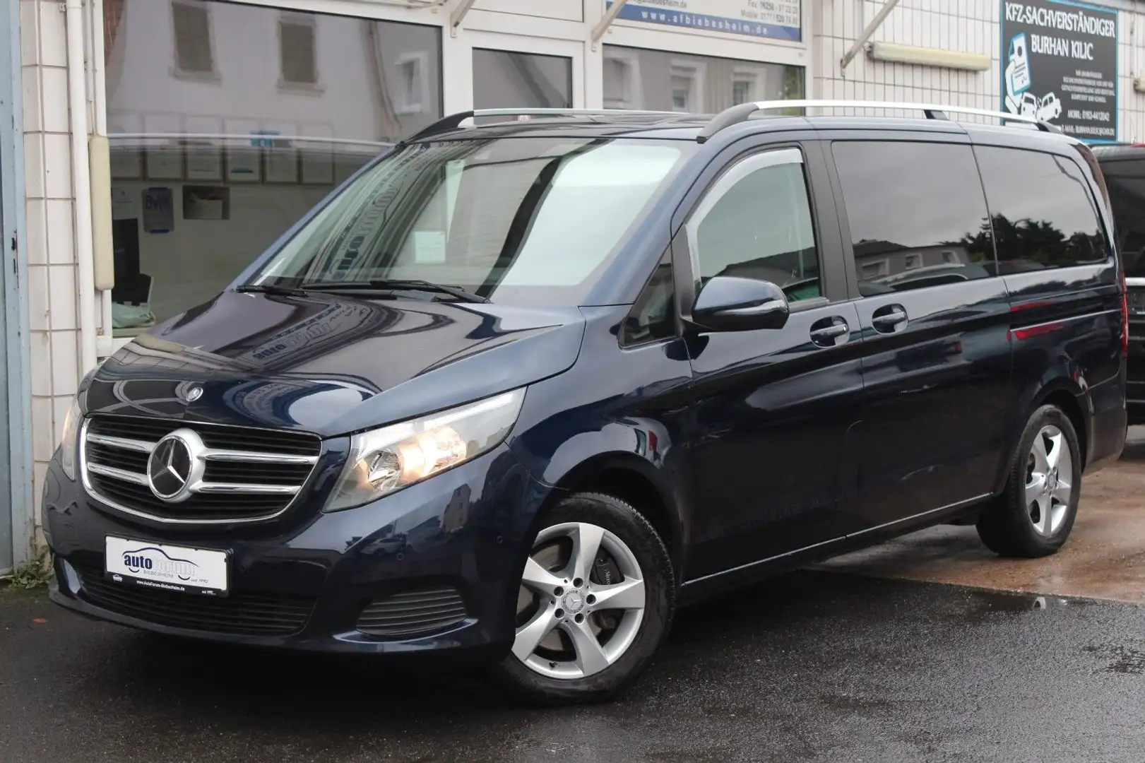 Mercedes-Benz V 220 d lang Navi*R-Kamera*Distronic Plus*AHK Modrá - 2