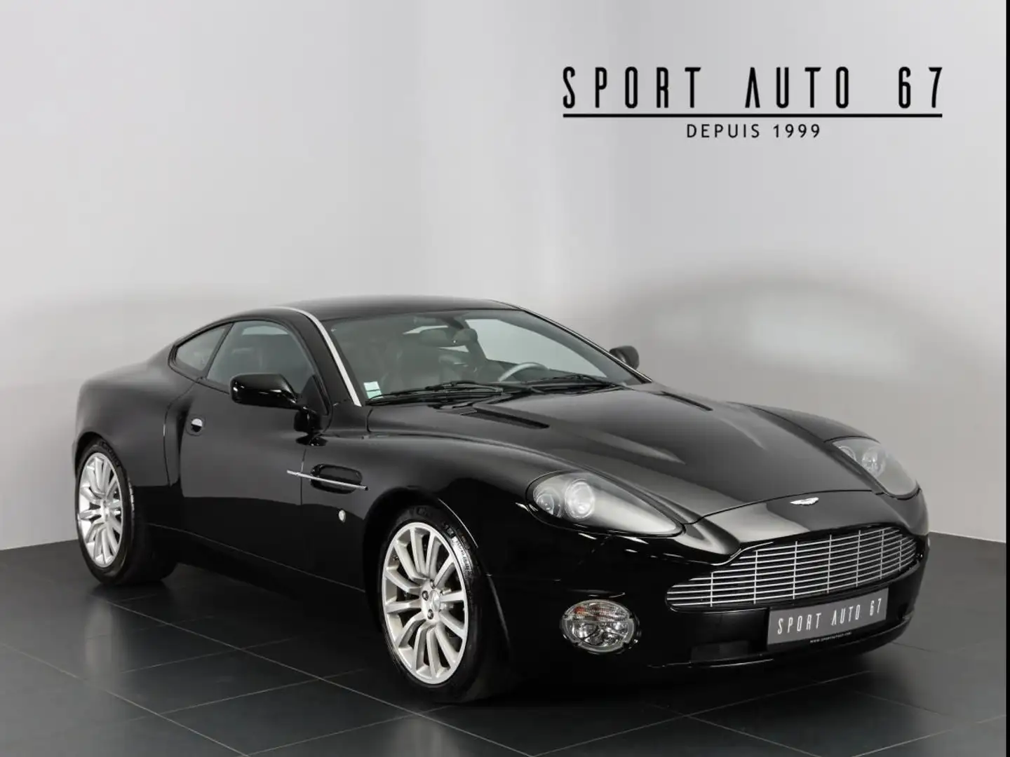Aston Martin Vanquish V12 6.0 L ATMO - 1