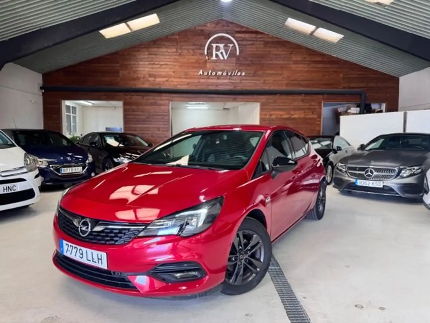 Opel Astra EDITION Rojo - 1
