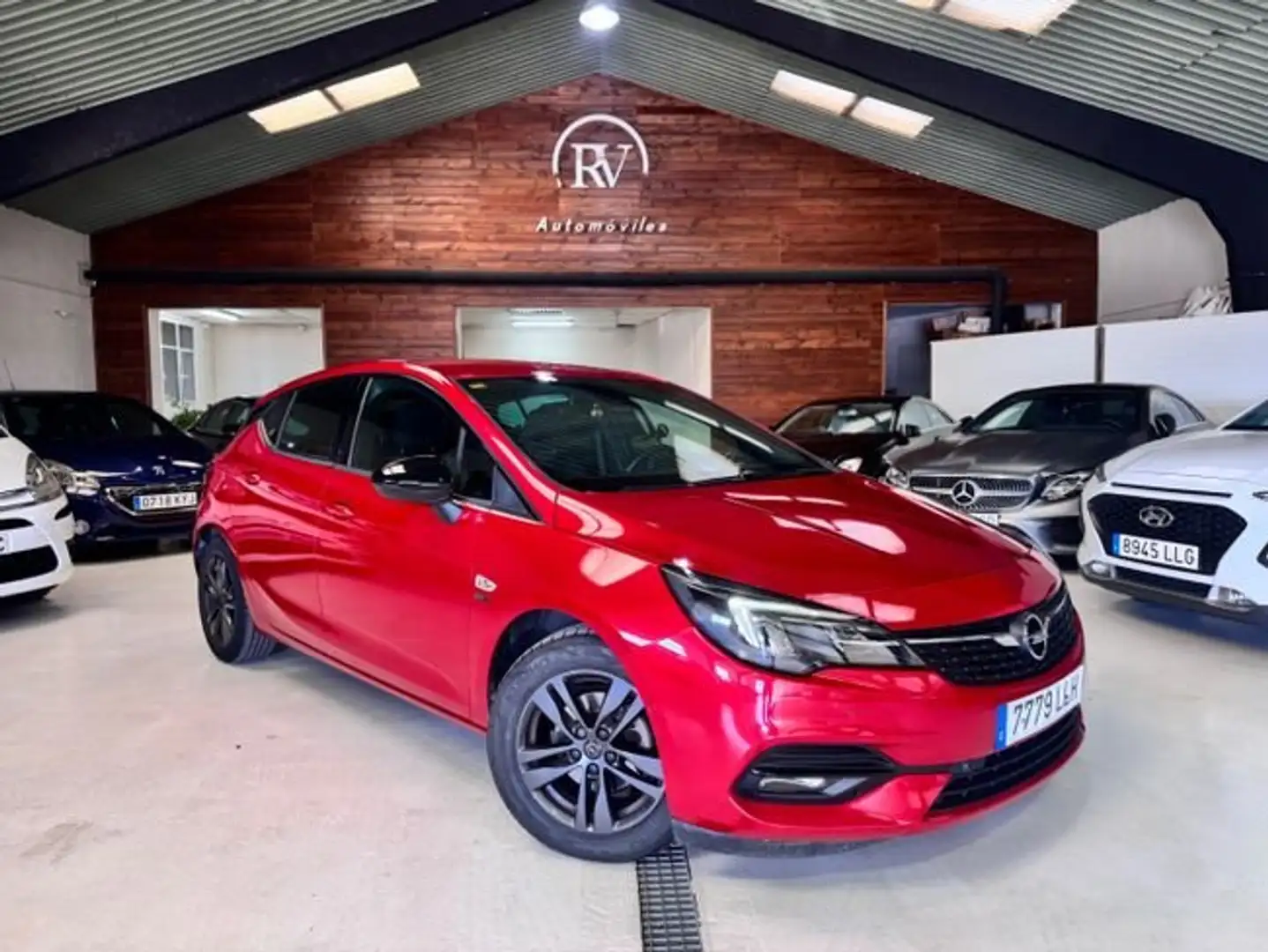 Opel Astra EDITION Rojo - 2