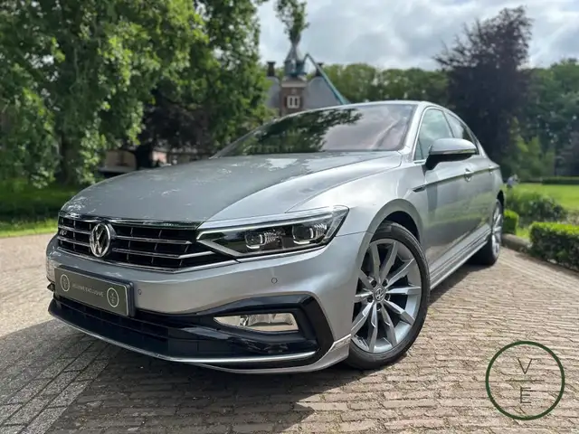 Volkswagen Passat 1.5 TSI | Business R-Line | LED | Camera | Leder |