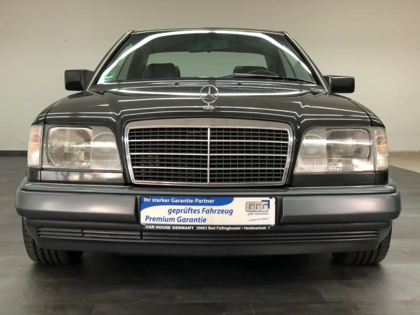 Mercedes-Benz E 220 Coupe Sportline" AUTOMATIK" LEDER" SHZ Grau - 2