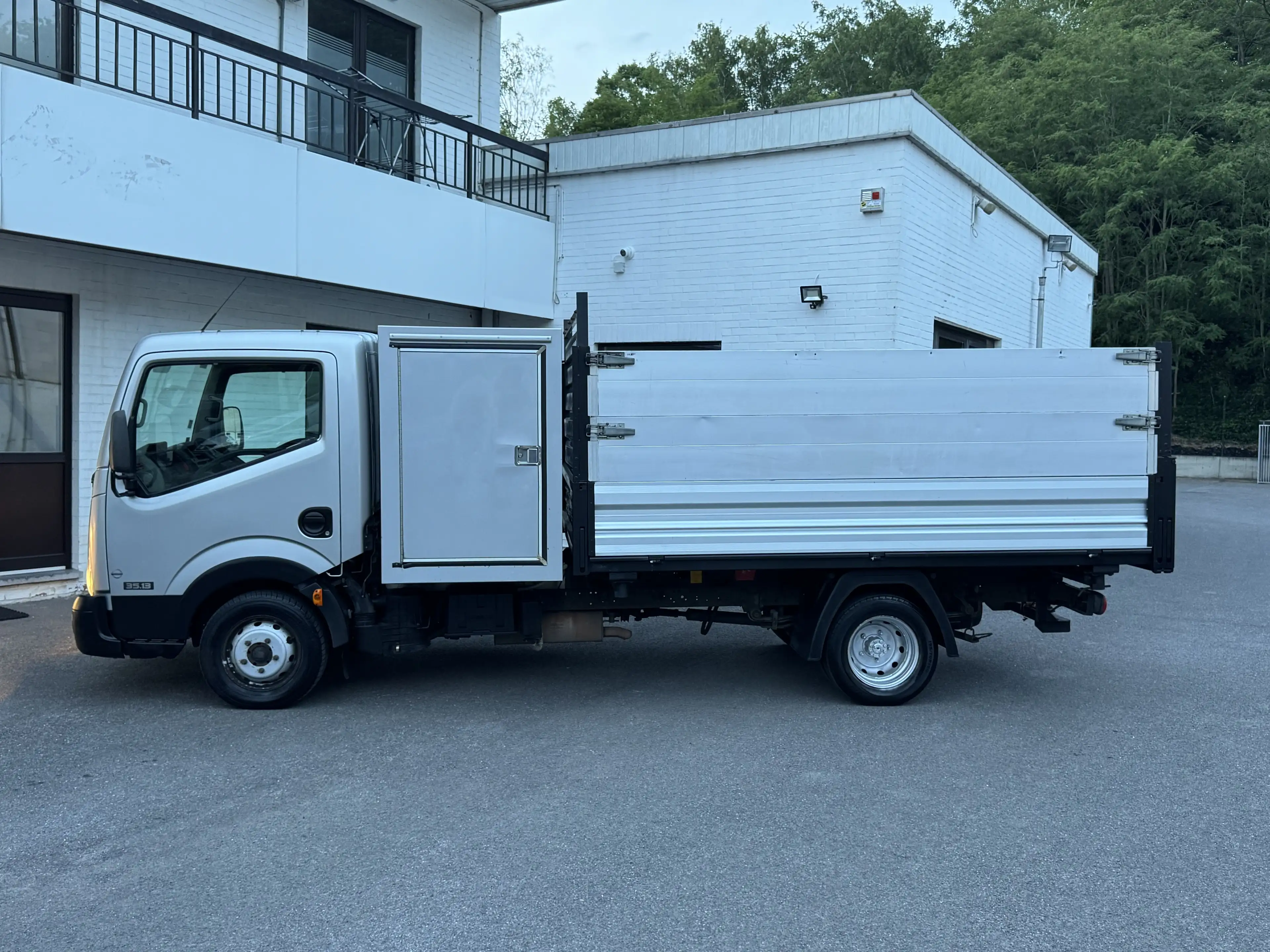 Nissan Cabstar 2500 DIESEL 130 CV 35.13 TRI BEN ÉLECTRIQUE — photo 9