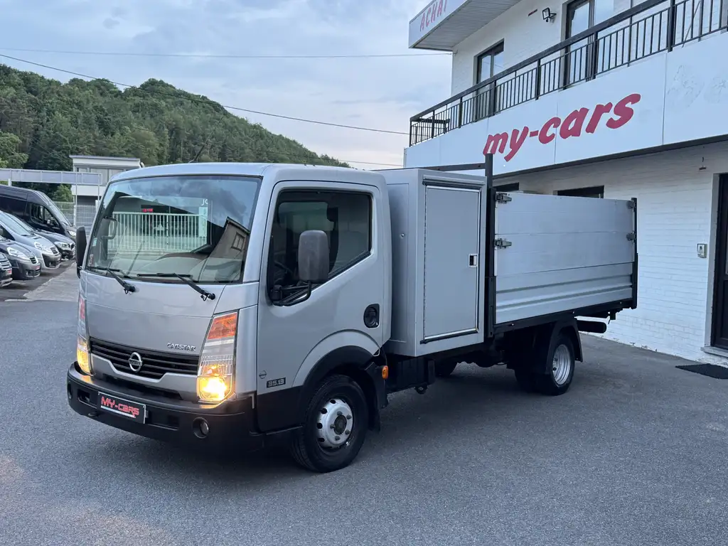 Nissan Cabstar 2009 из Европы — купить под ключ