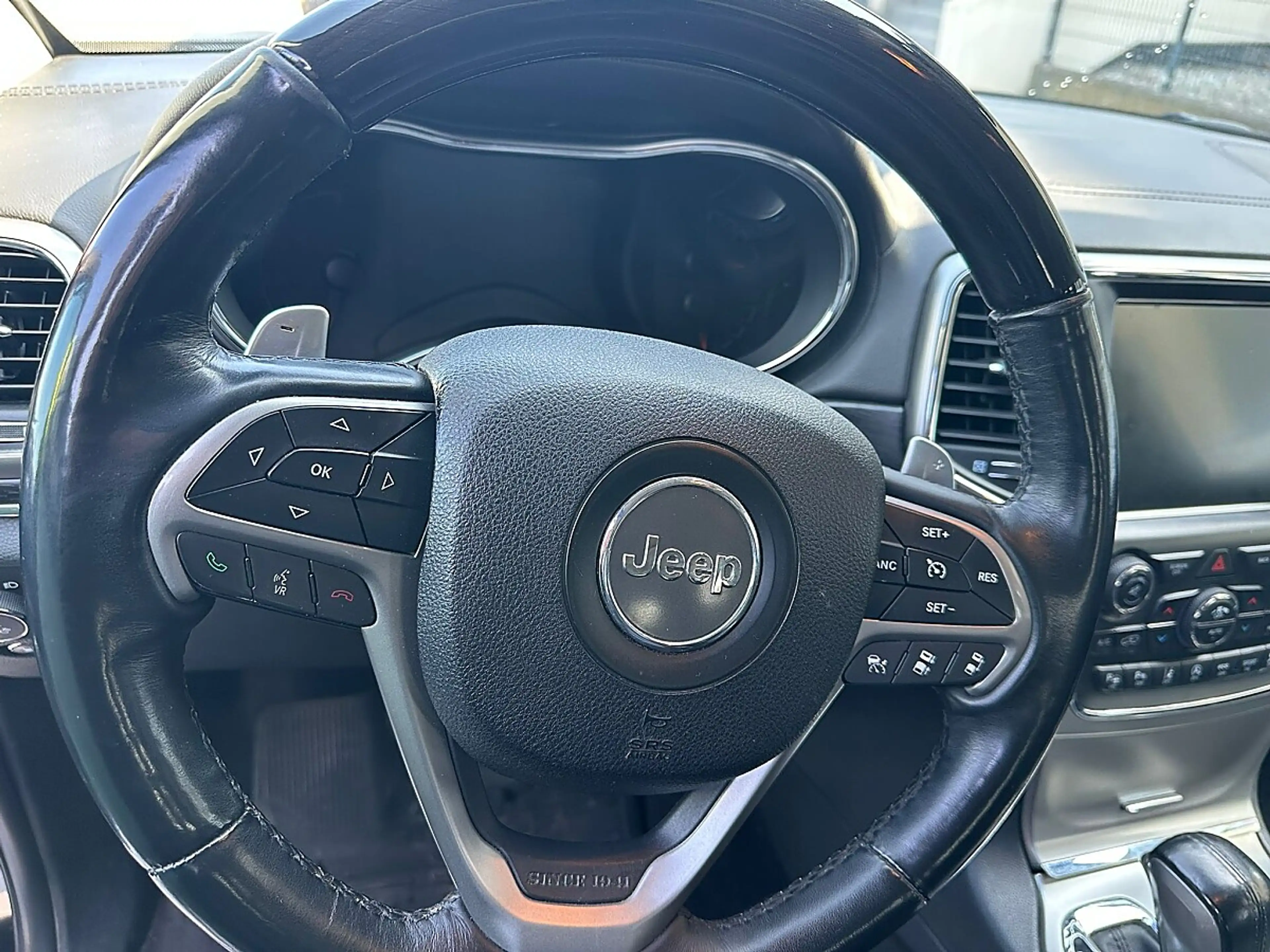Jeep Grand Cherokee 3,0 V6 CRD Summit — photo 9