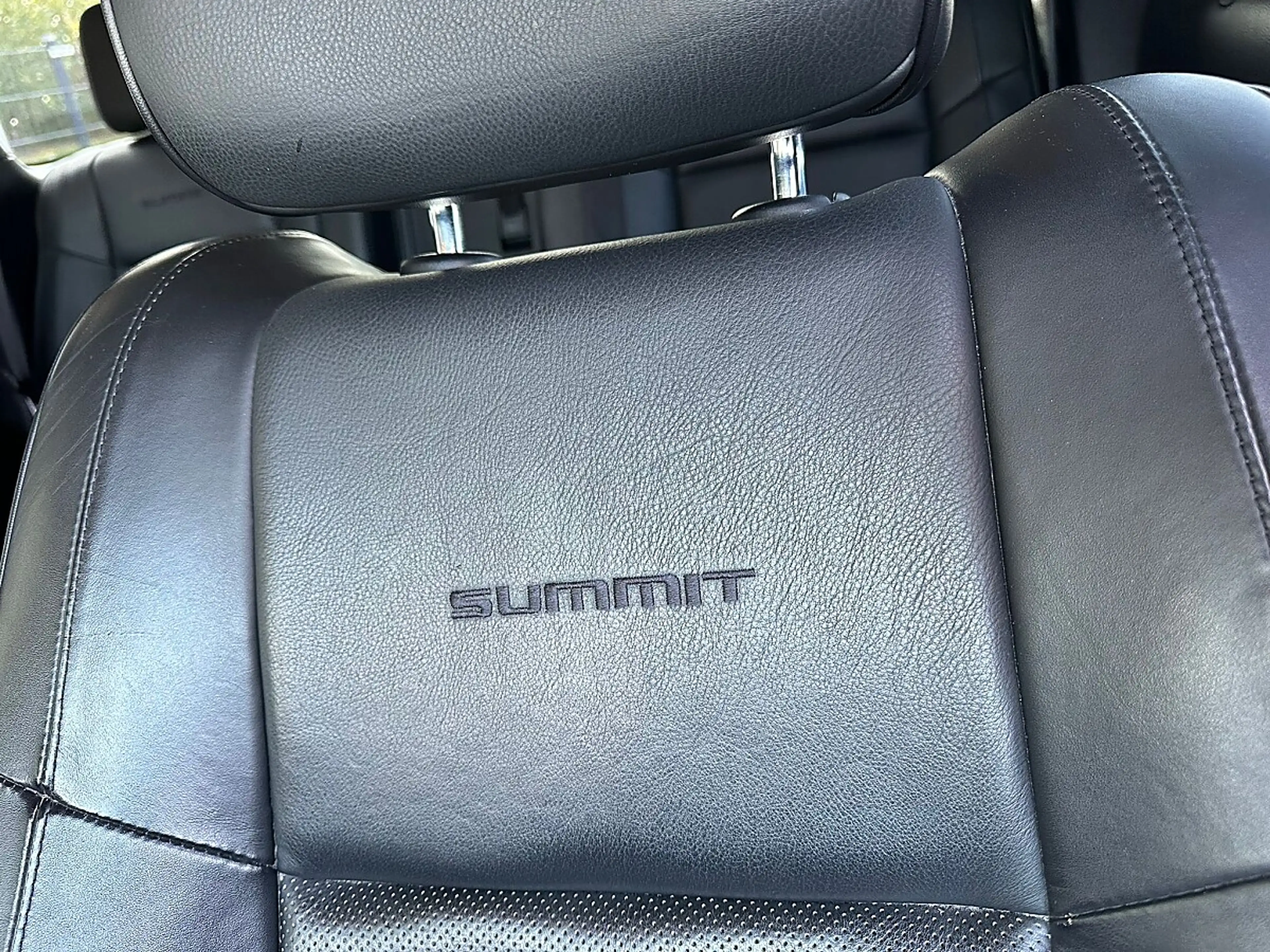 Jeep Grand Cherokee 3,0 V6 CRD Summit — photo 13