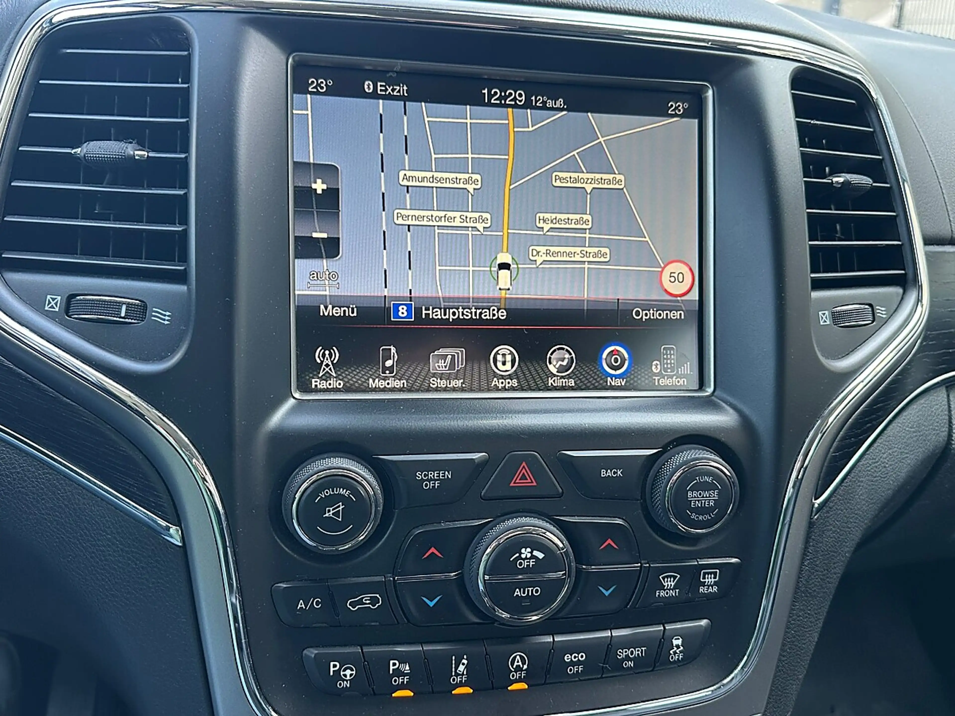 Jeep Grand Cherokee 3,0 V6 CRD Summit — photo 11