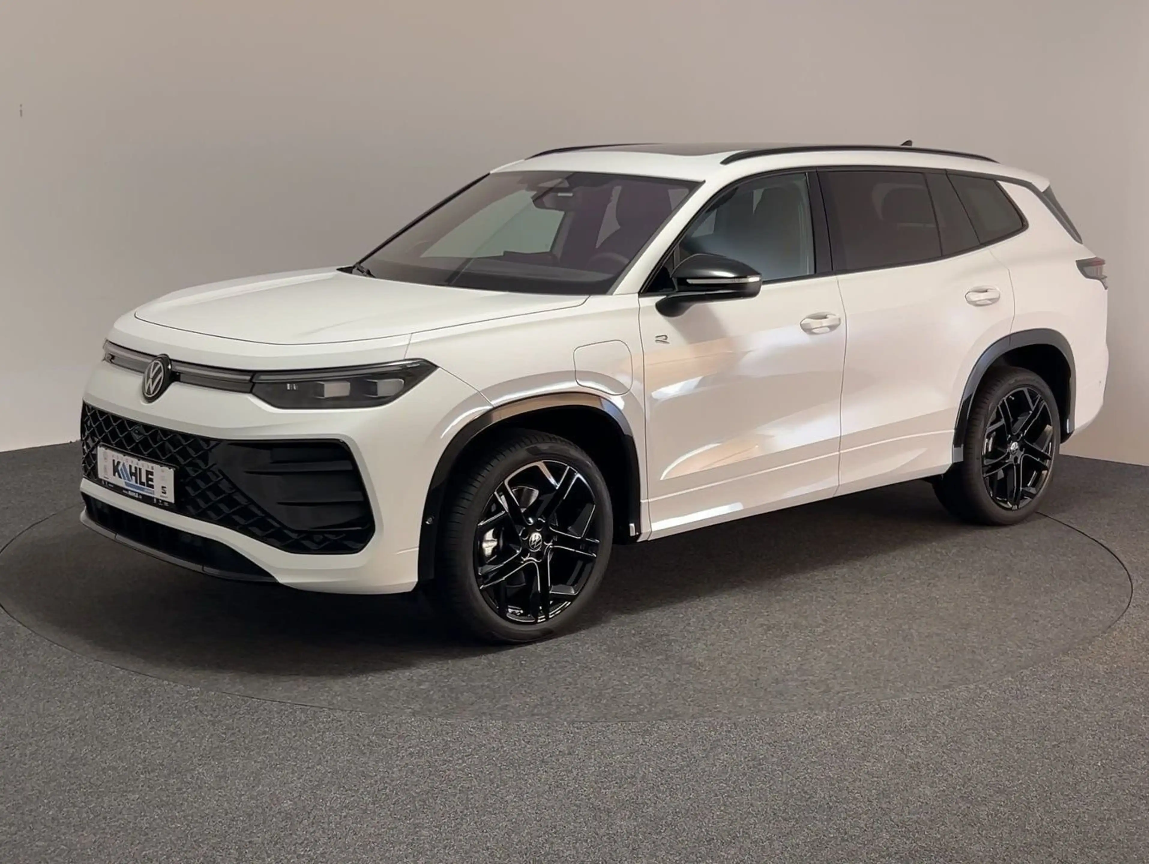 Volkswagen Tayron 1.5 eHybrid R-Line CarPlay Pano Black — photo 4