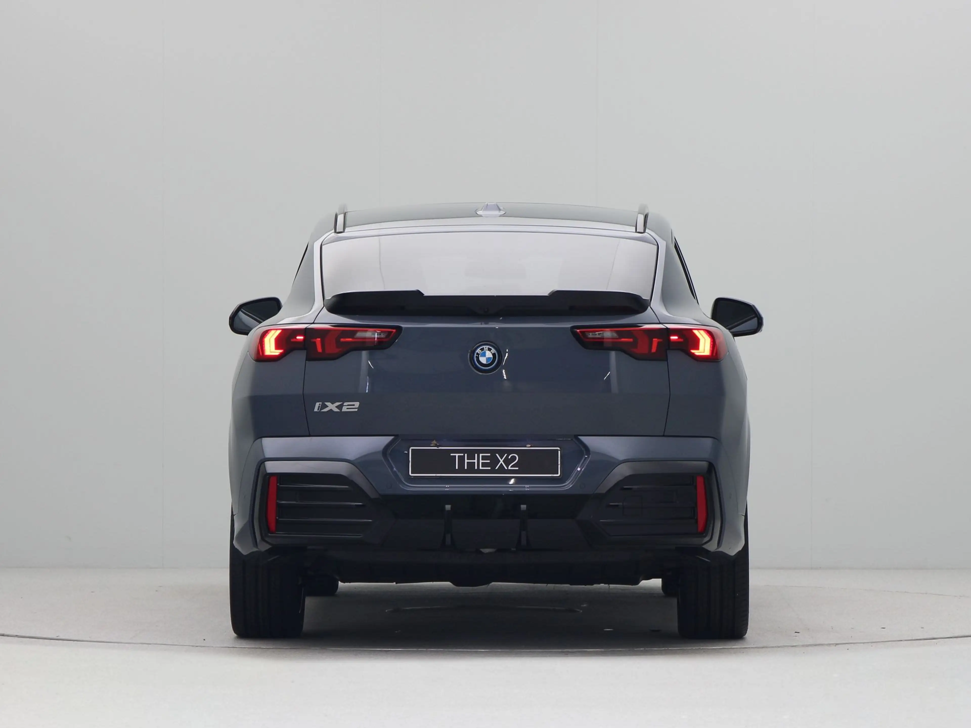 BMW iX2 eDrive20 67 kWh — photo 9