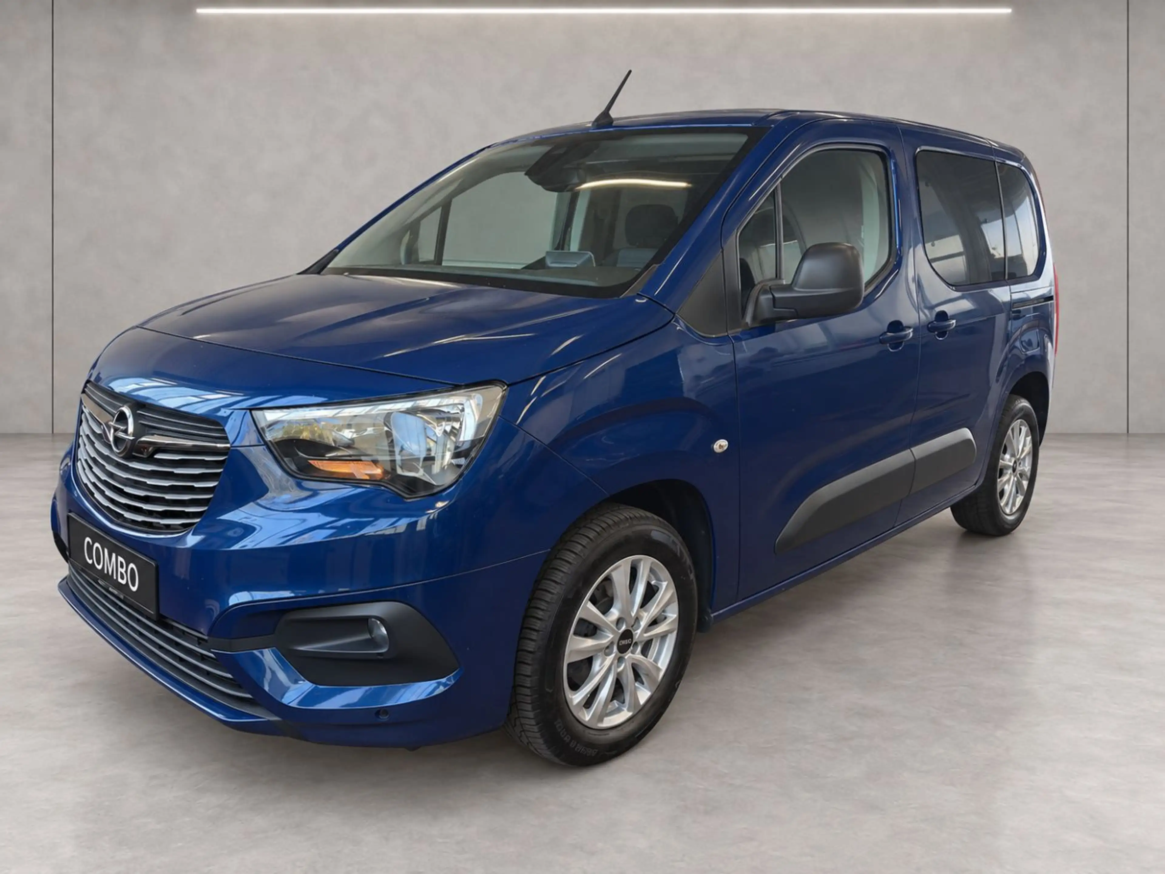Opel Combo Life E 1.5 D Edition *HU/AU neu* — photo 2