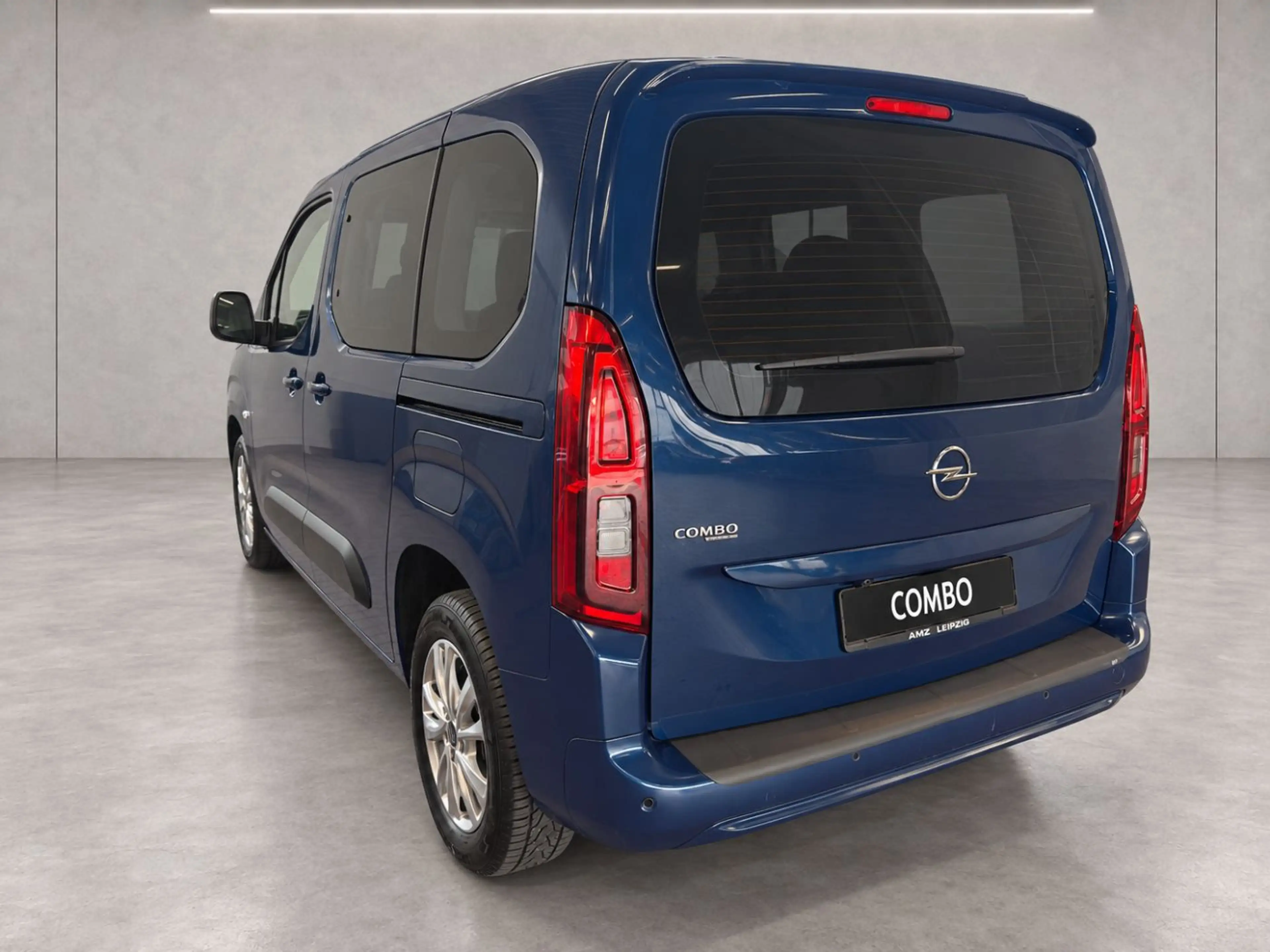 Opel Combo Life E 1.5 D Edition *HU/AU neu* — photo 5