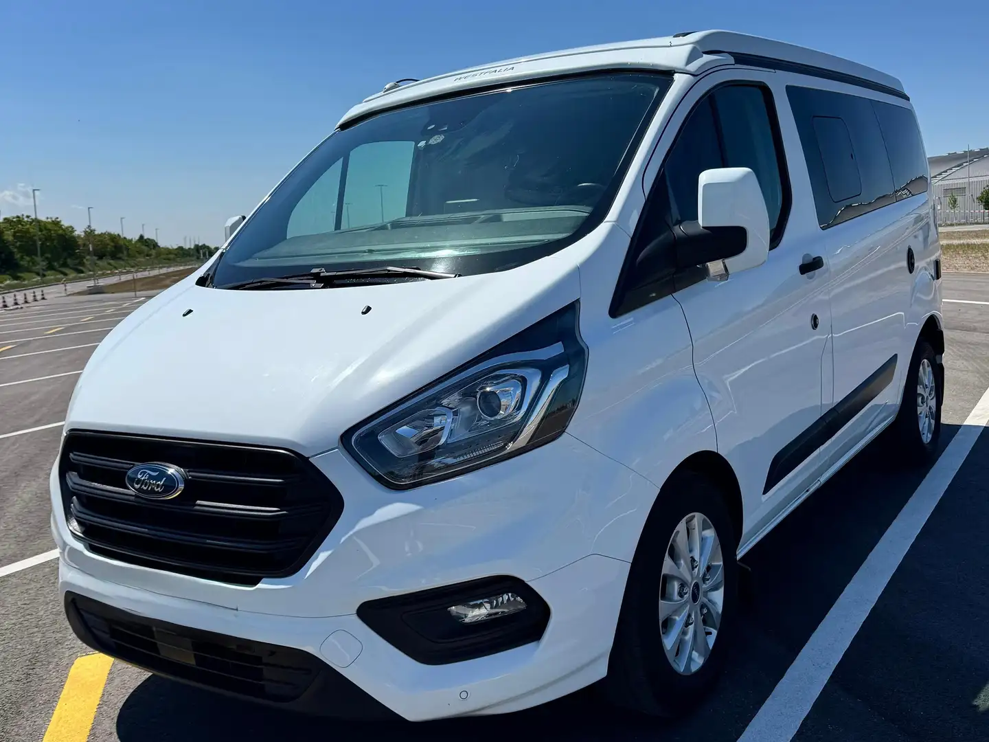 Ford Transit Custom Transit Custom 320 L1H1 VA Autm. Nugget bijela - 1