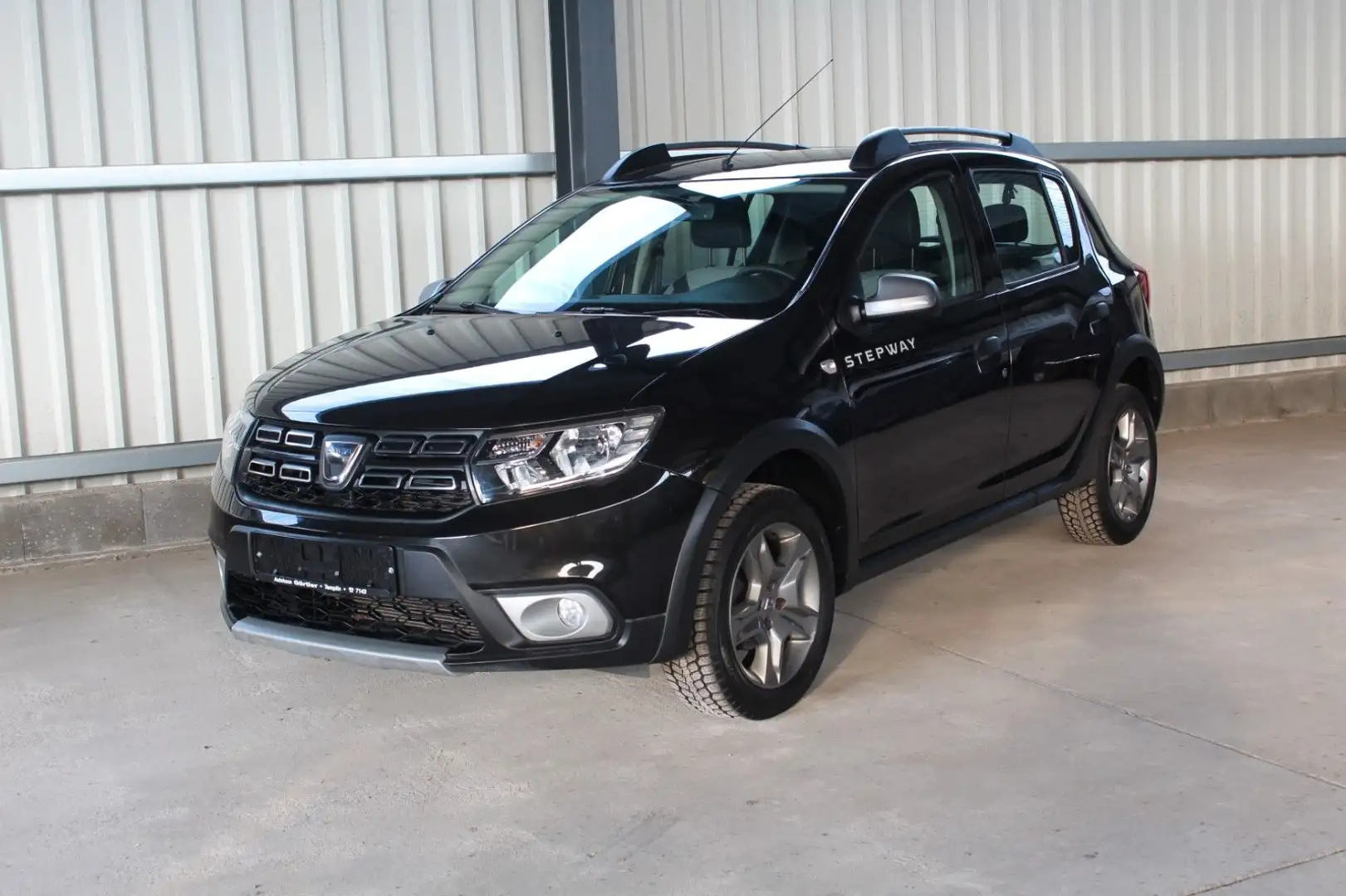 Dacia Sandero II Stepway Essential Schwarz - 1