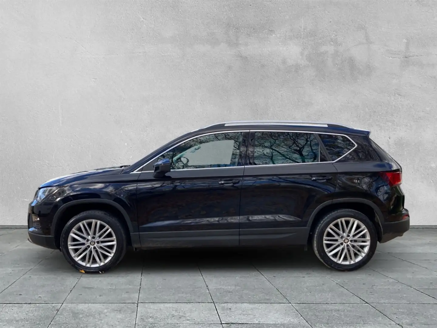 SEAT Ateca 1.5 TSI Xcellence +NAVI+LED+SHZ+PDC+KLIMA+ Schwarz - 2