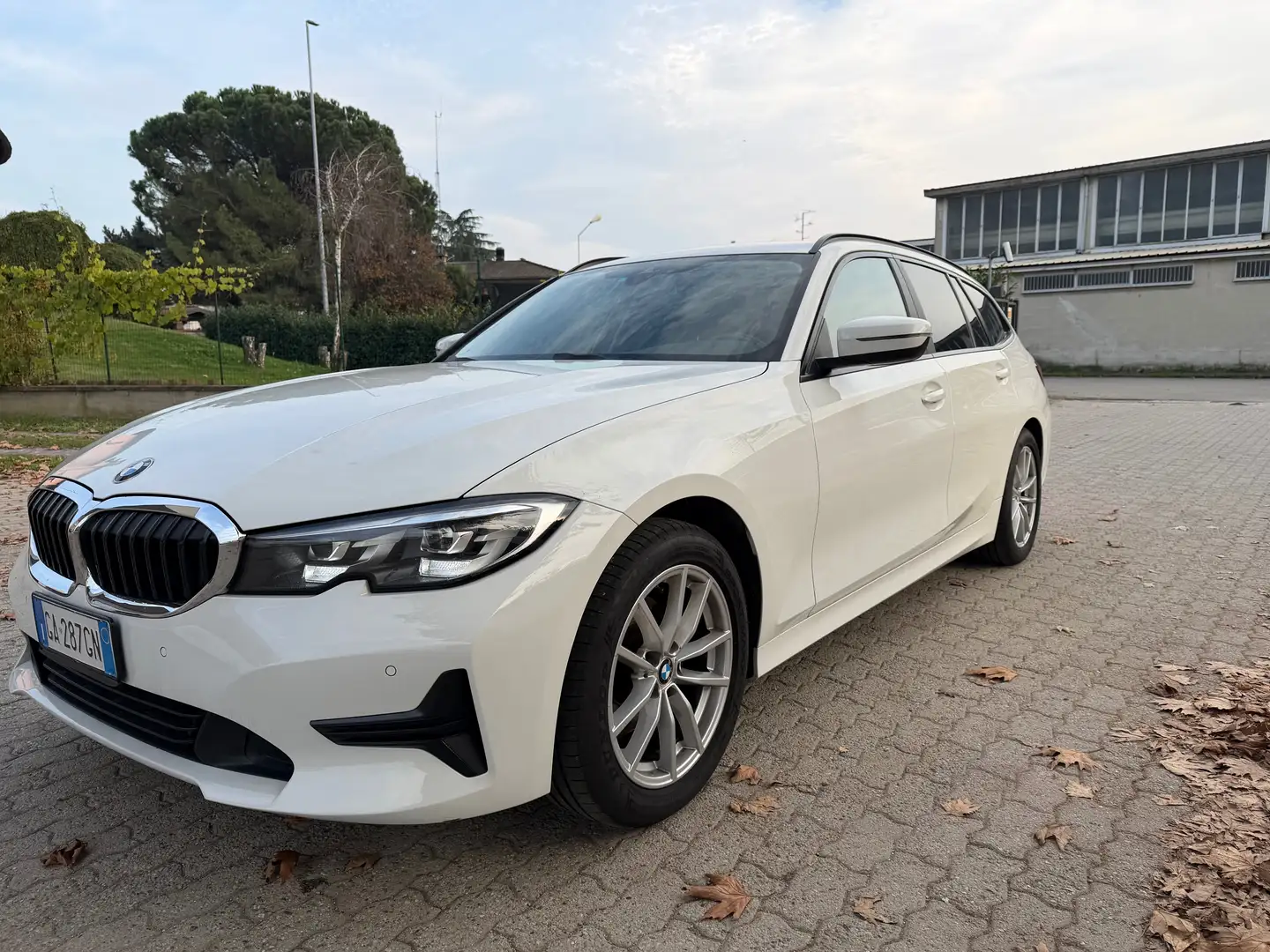 BMW 320 Serie 3 G21 2019 Touring 320d Touring Sport auto Bianco - 1