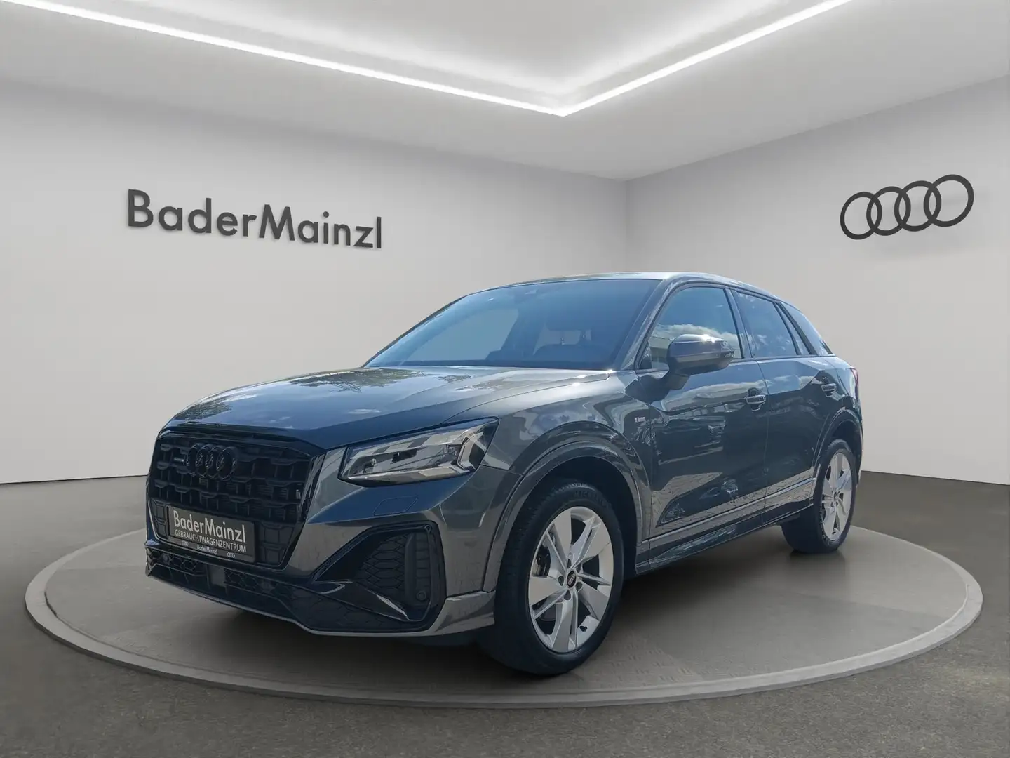 Audi Q2 2.0TDI quattro S Line AHK Matrix MMI Virtual Grau - 1