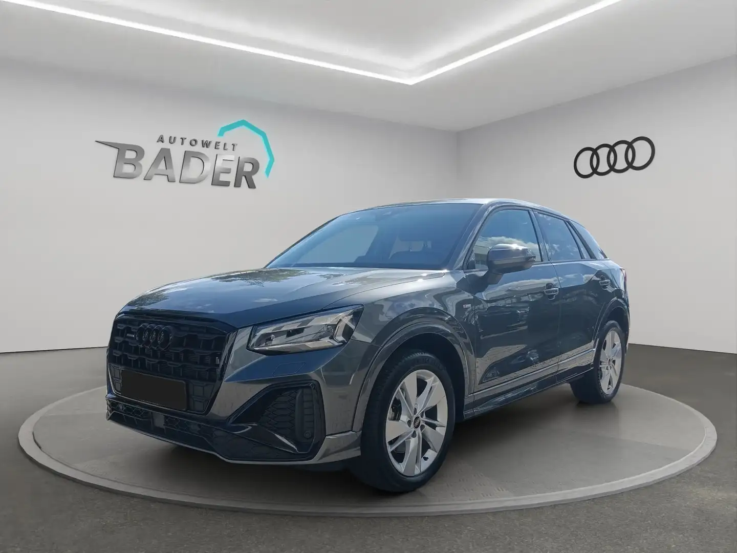 Audi Q2 2.0TDI quattro S Line AHK Matrix MMI Virtual Grau - 1