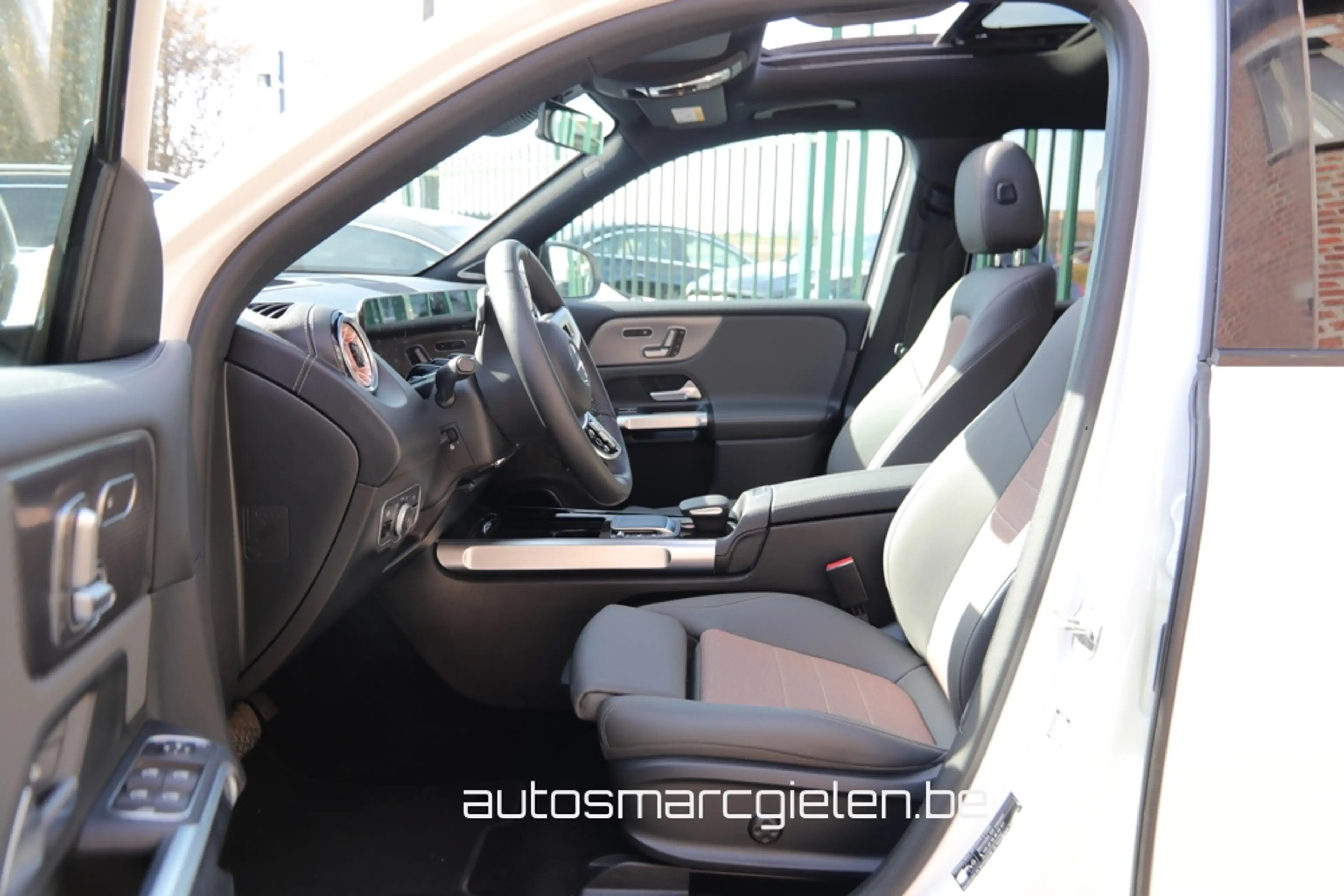 Mercedes-Benz EQB 350 EQB 66.5 kWh 350 4-Matic 7pl — photo 9