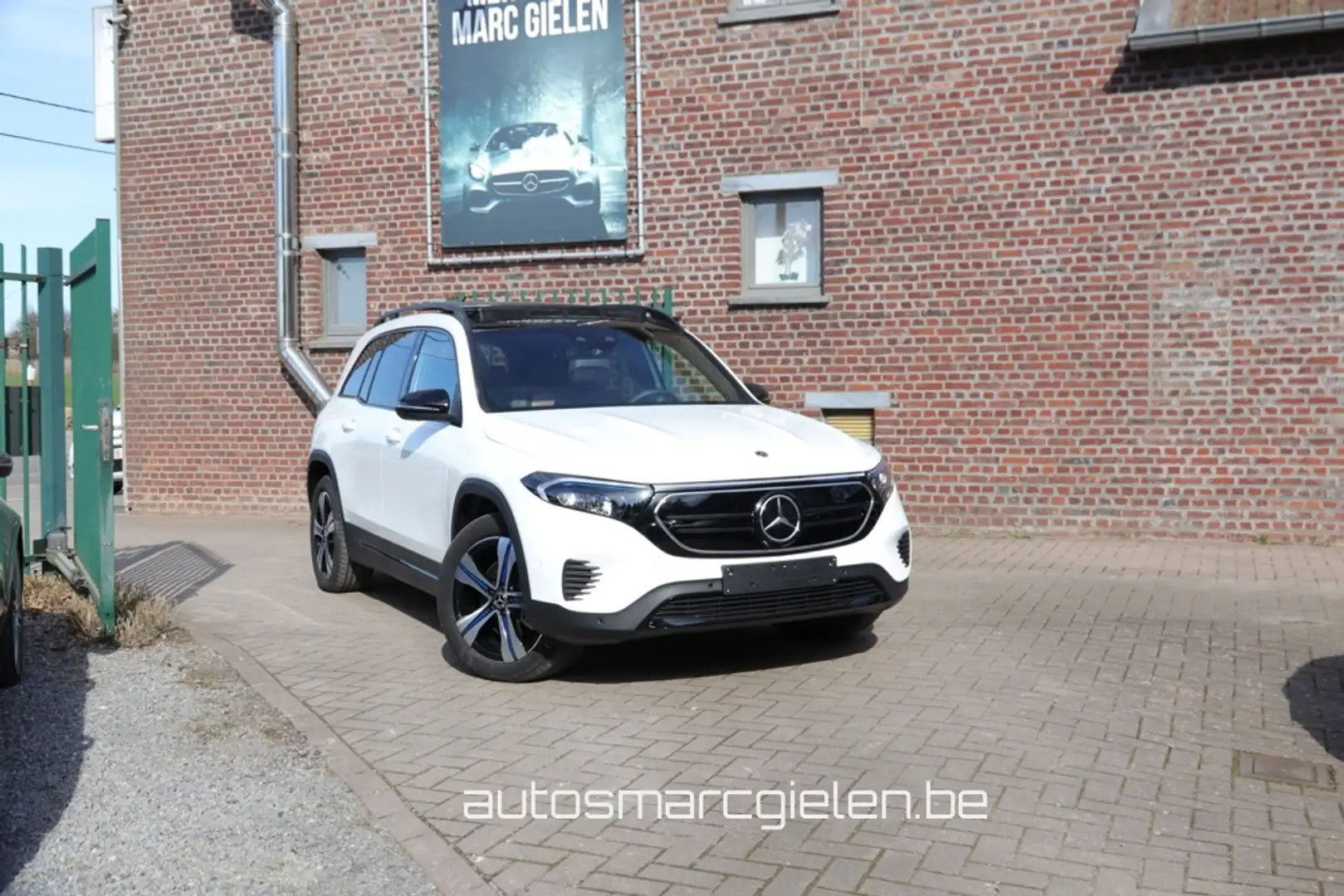 Mercedes-Benz EQB 350 EQB 66.5 kWh 350 4-Matic 7pl Blanc - 1