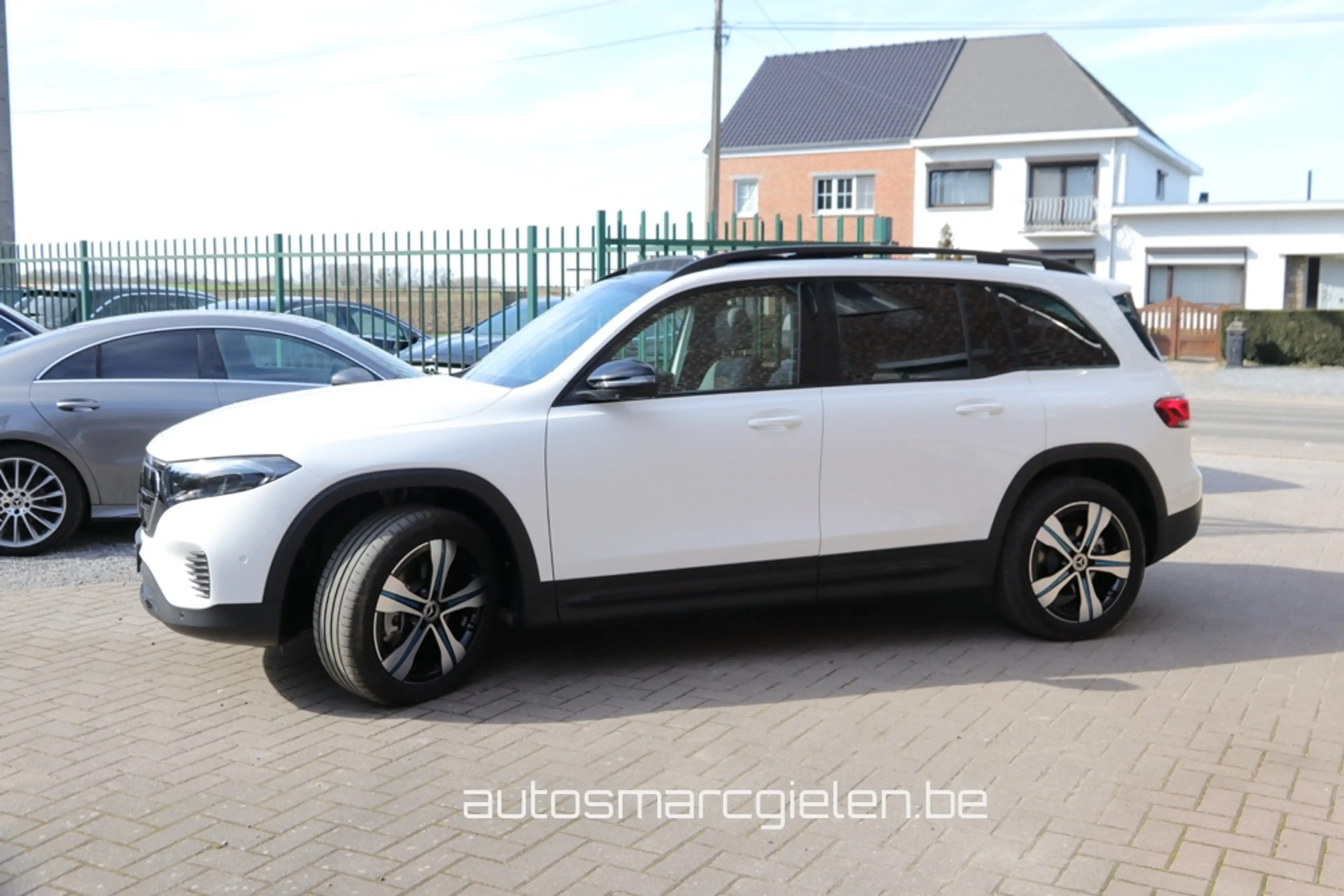 Mercedes-Benz EQB 350 EQB 66.5 kWh 350 4-Matic 7pl — photo 6