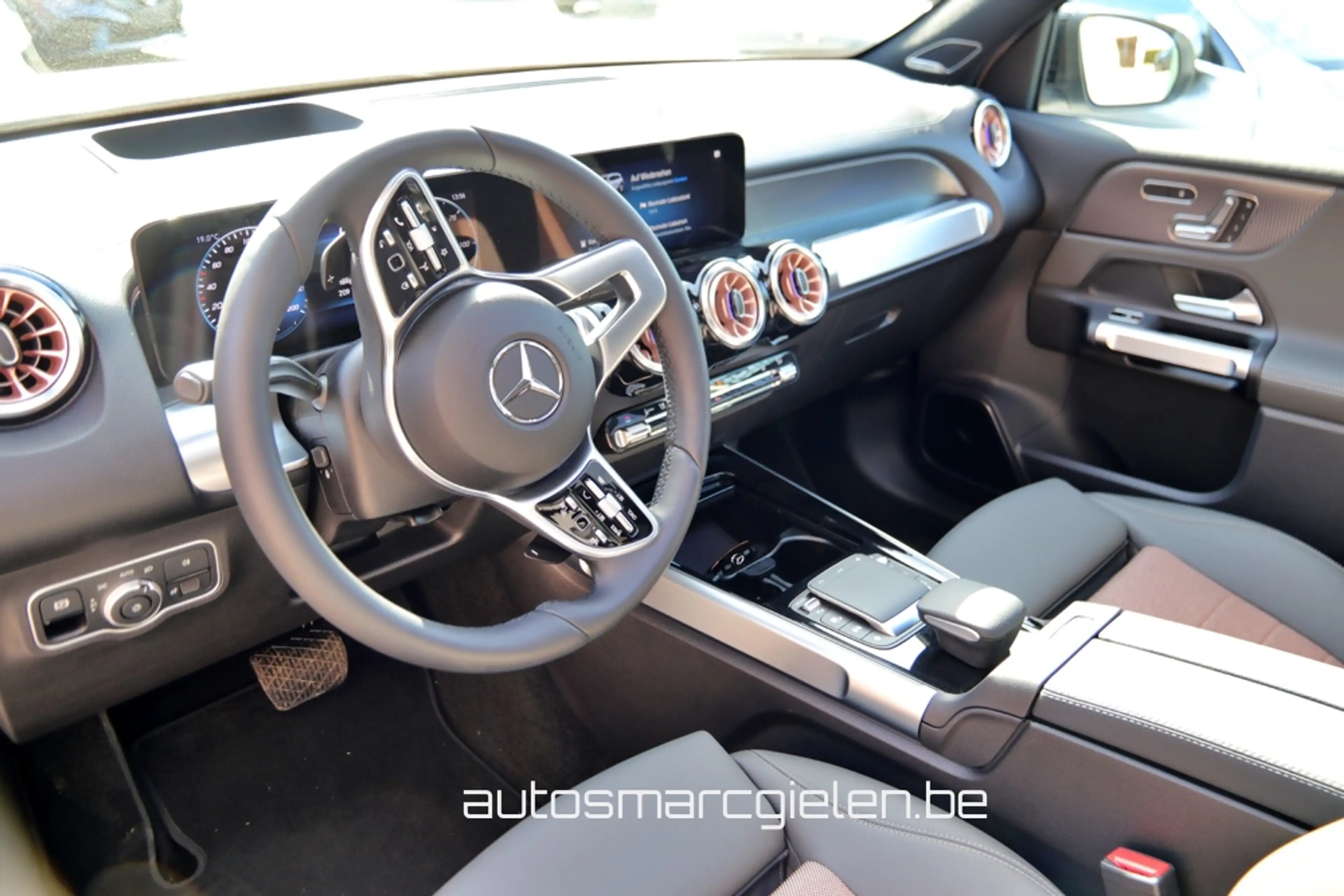 Mercedes-Benz EQB 350 EQB 66.5 kWh 350 4-Matic 7pl — photo 11