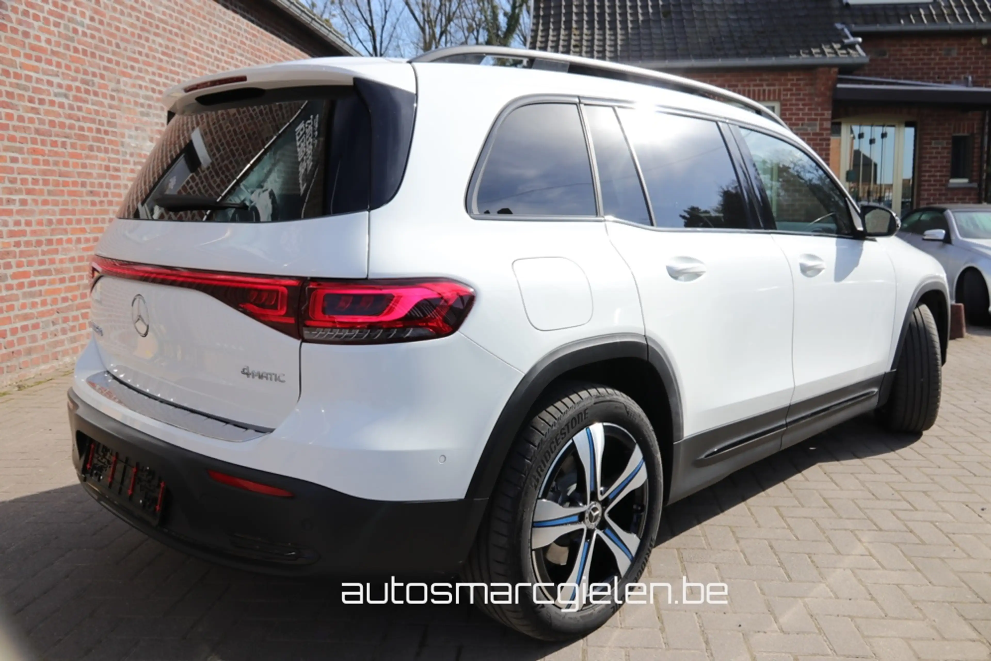 Mercedes-Benz EQB 350 EQB 66.5 kWh 350 4-Matic 7pl — photo 4