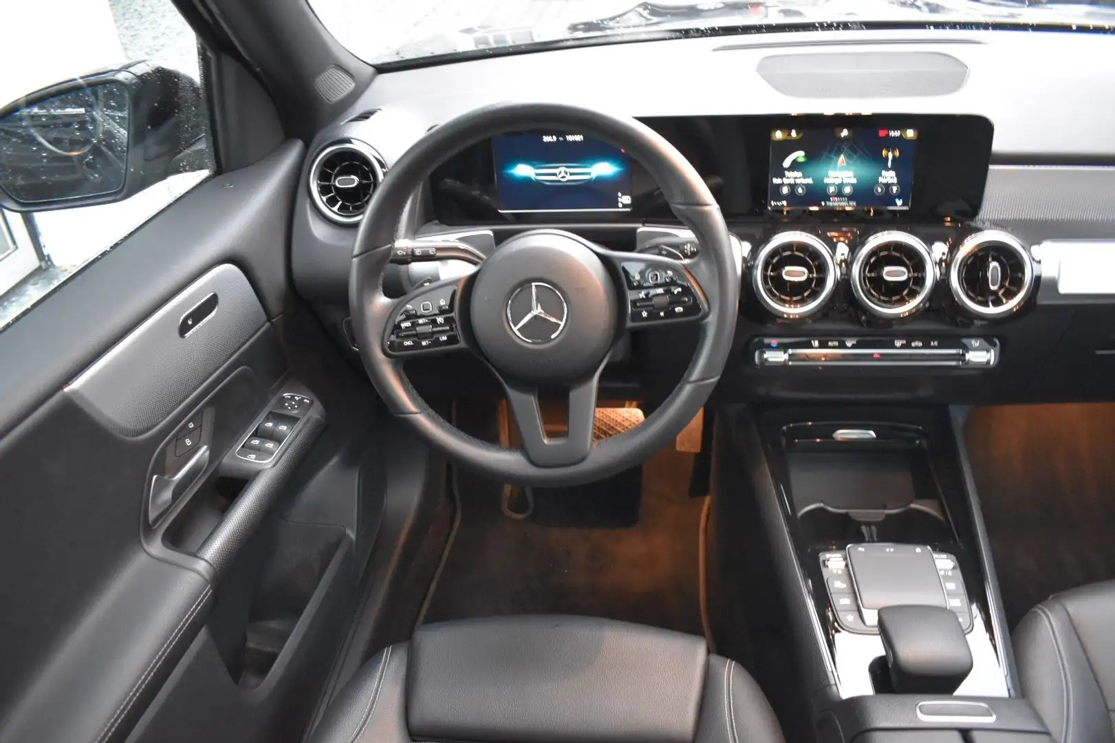 Mercedes-Benz GLB 200 d*7-SITZER*PANORAMA*LED*NAVI*SHZ*PDC*ALU Zwart - 2