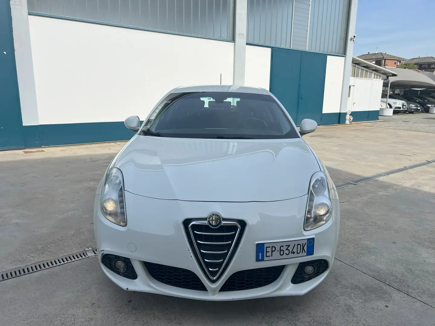 Alfa Romeo Giulietta 2.0 jtdm(2) Distinctive 140cv Білий - 2