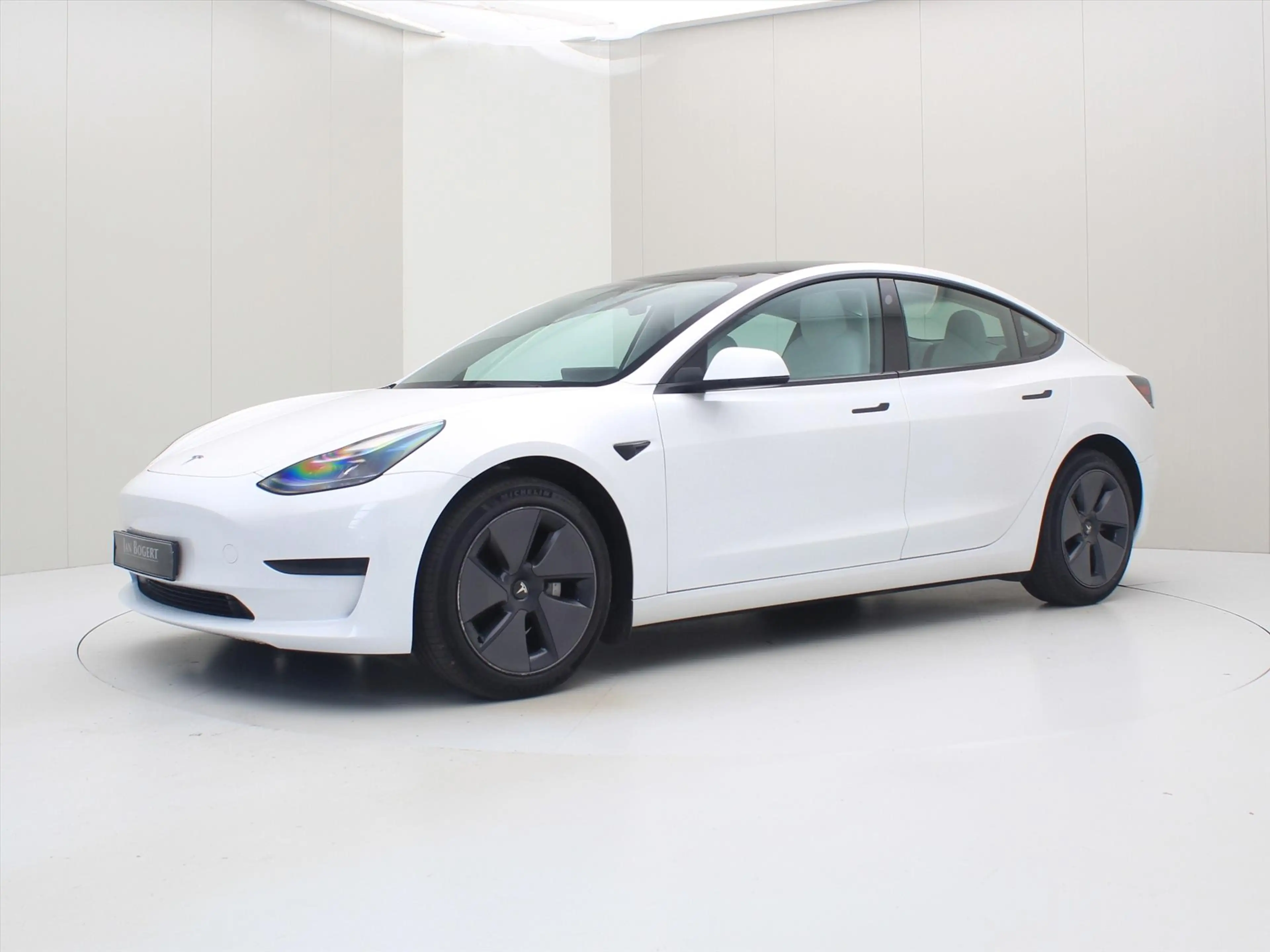 Tesla Model 3 Standard RWD Plus 96.3% SoH UPGRADE [ WIT LEDER+AM — photo 7