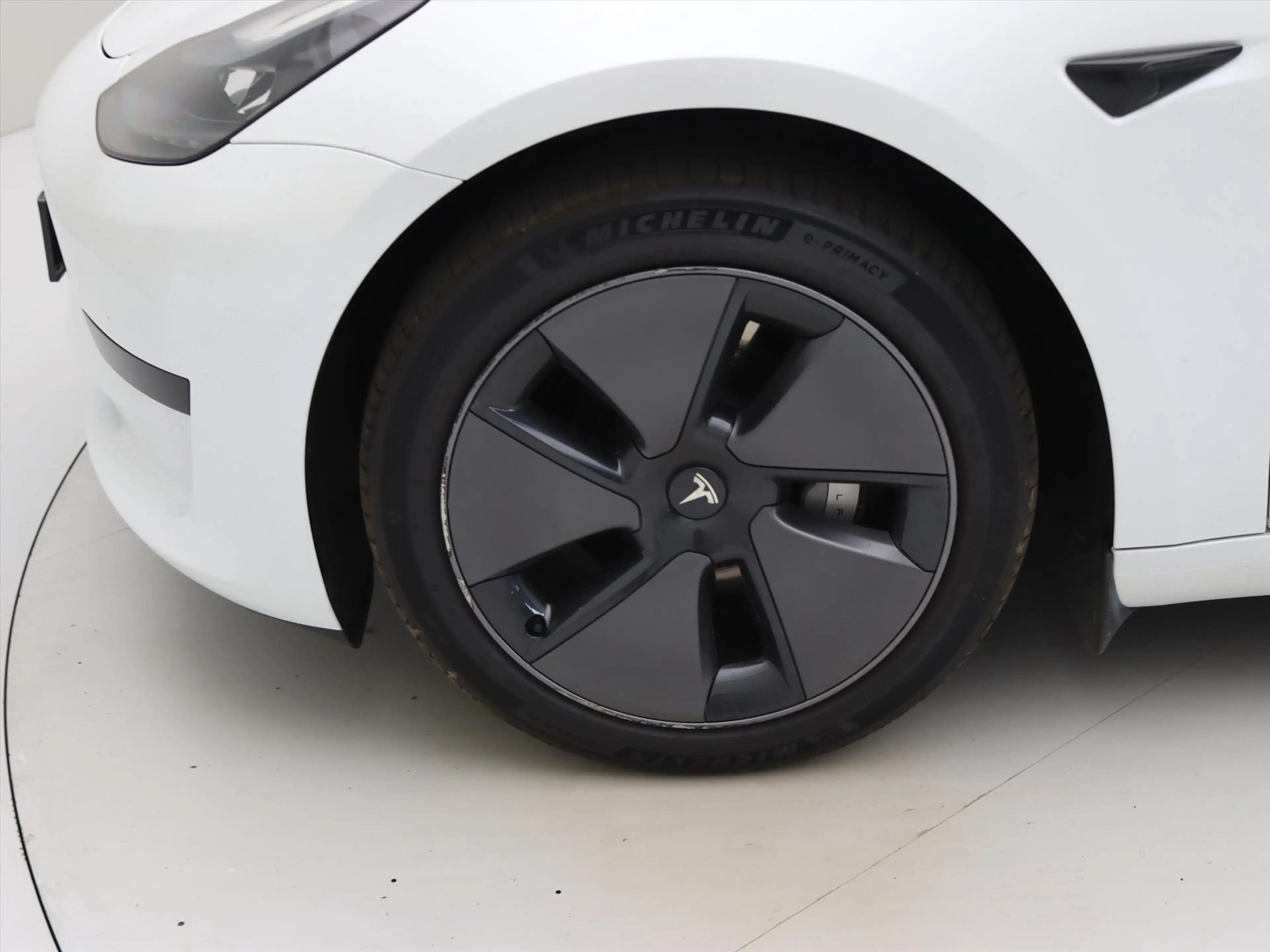 Tesla Model 3 Standard RWD Plus 96.3% SoH UPGRADE [ WIT LEDER+AM — photo 11