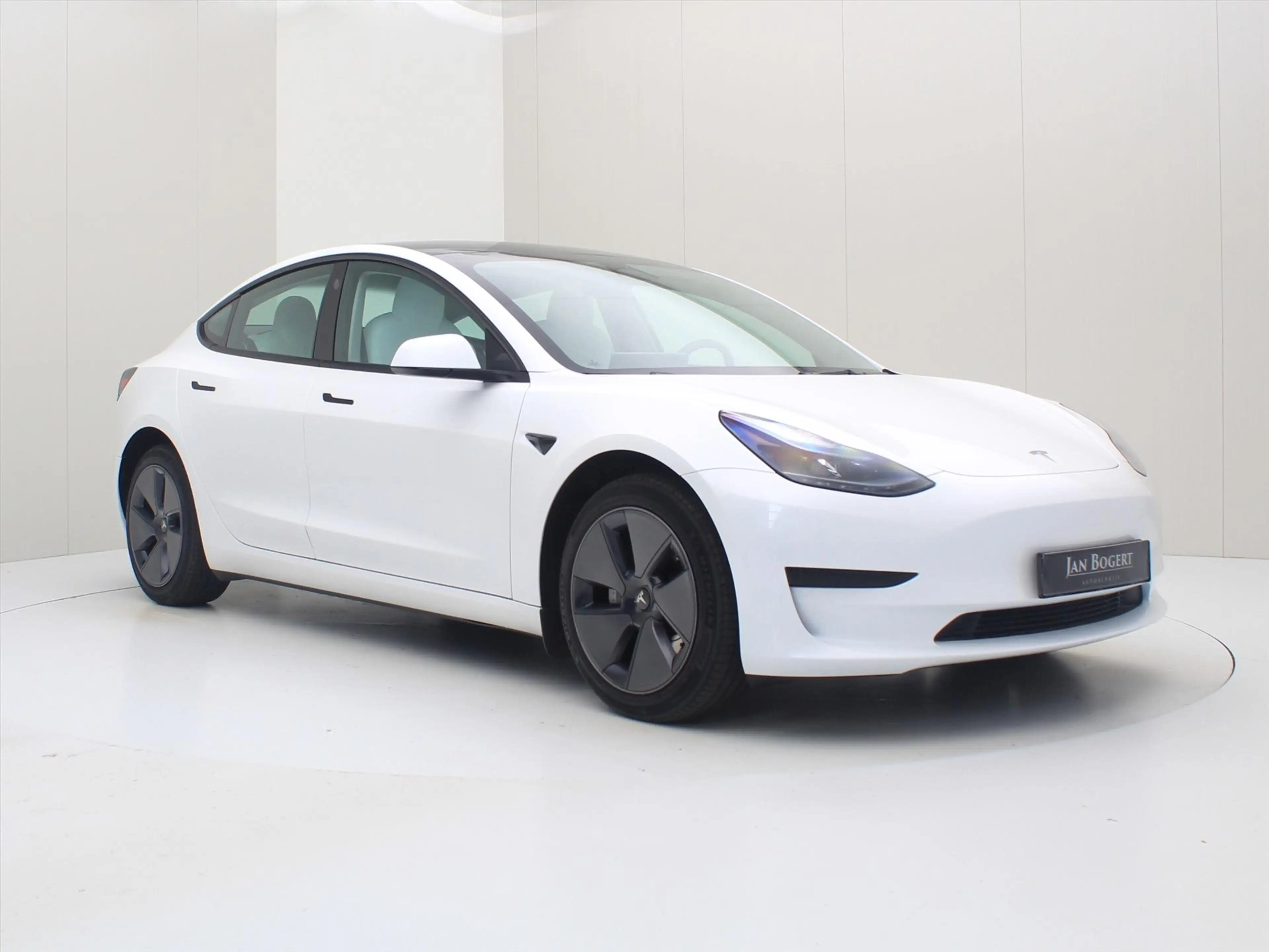 Tesla Model 3 Standard RWD Plus 96.3% SoH UPGRADE [ WIT LEDER+AM — photo 4