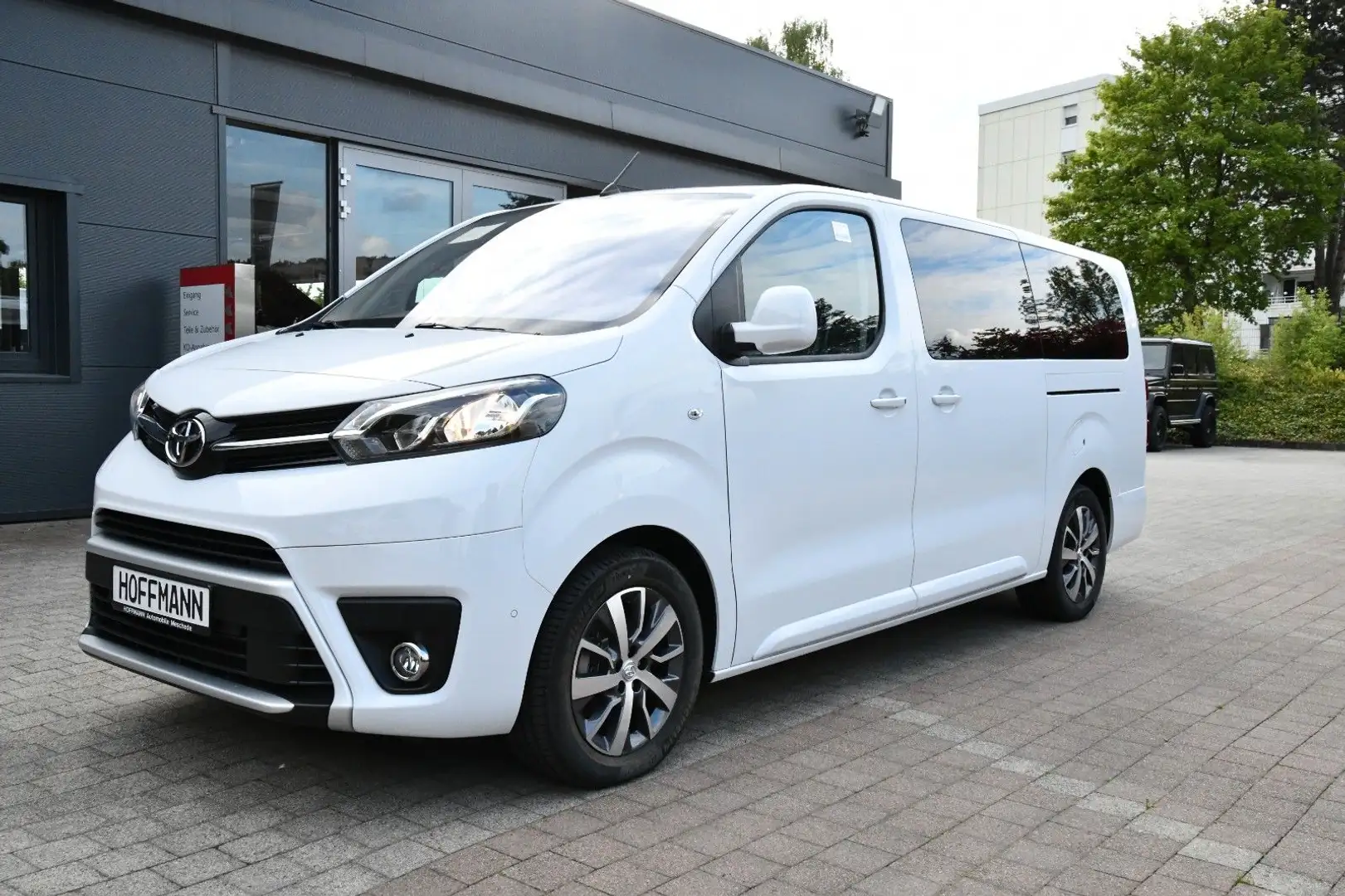 Toyota Proace Verso L2 Shuttle Rollstuhl Behindertenger Weiß - 2