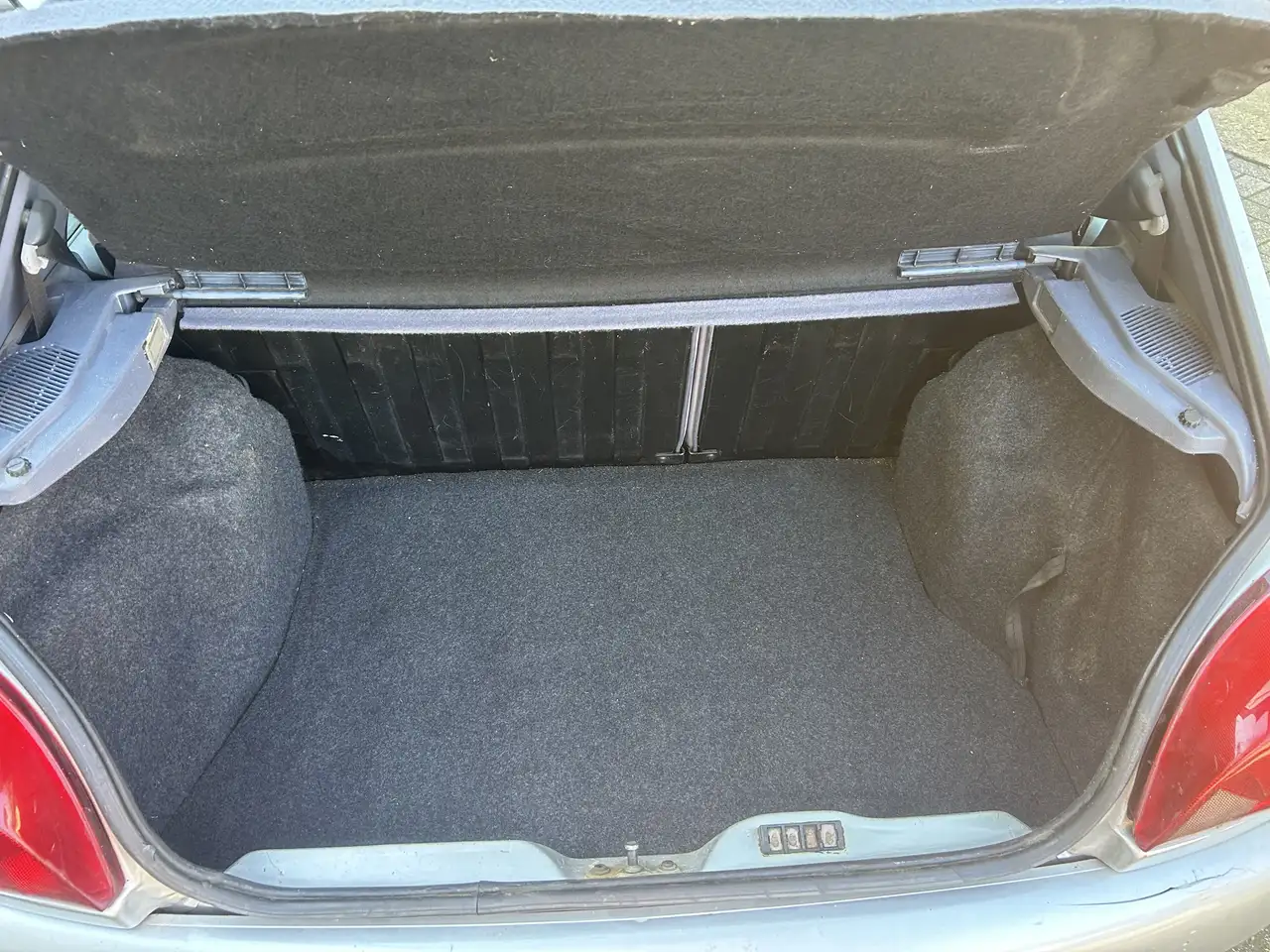 Ford Fiesta 1.8 Focus Ghia, foto 7