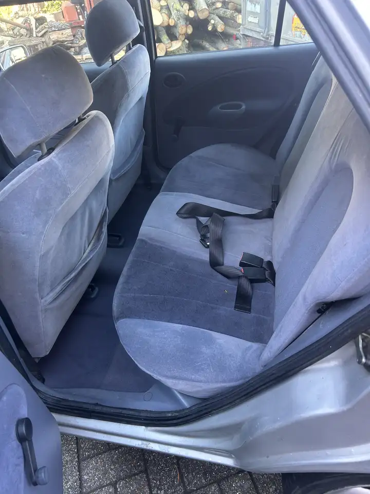 Ford Fiesta 1.8 Focus Ghia, foto 2