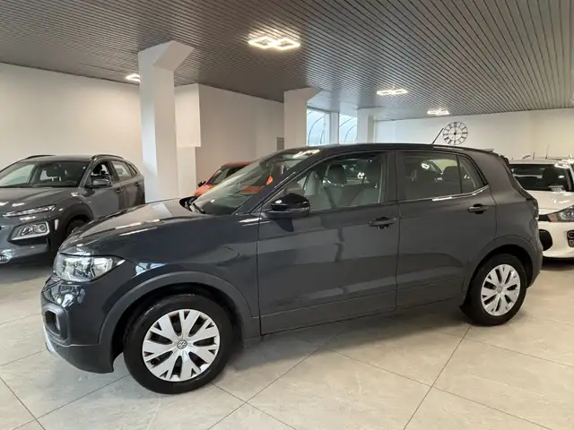 Volkswagen T-Cross view 3
