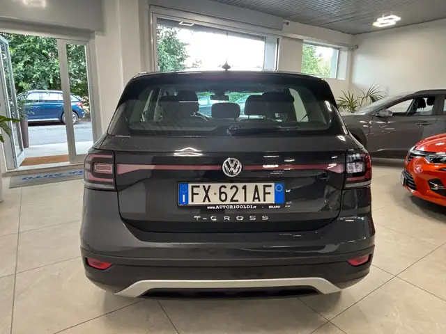 Volkswagen T-Cross view 4