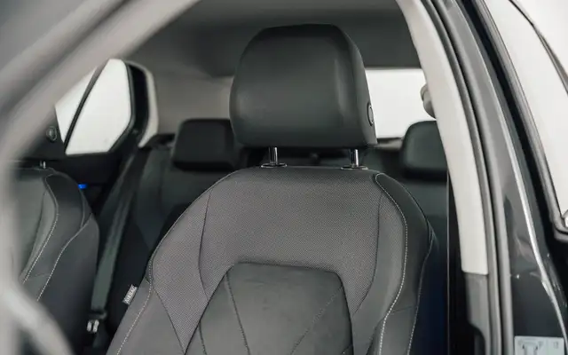 Volkswagen Golf view 10