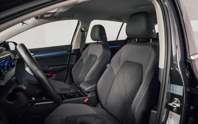 Volkswagen Golf view 9