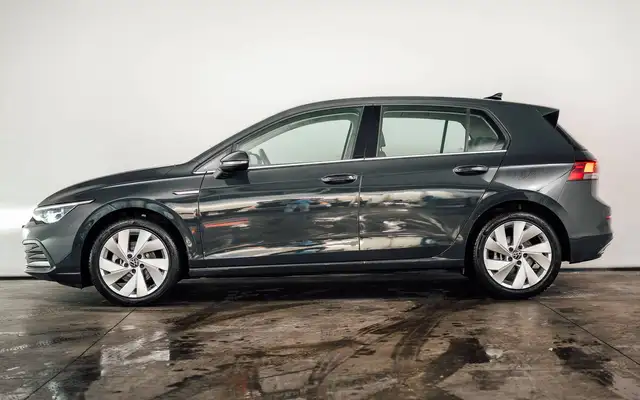 Volkswagen Golf view 2