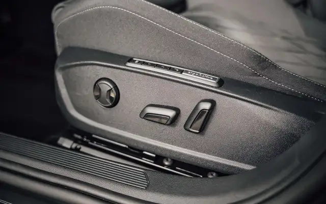 Volkswagen Golf view 11