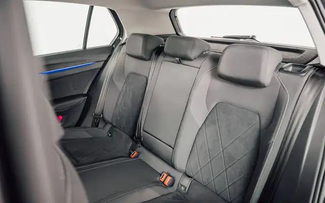 Volkswagen Golf view 8