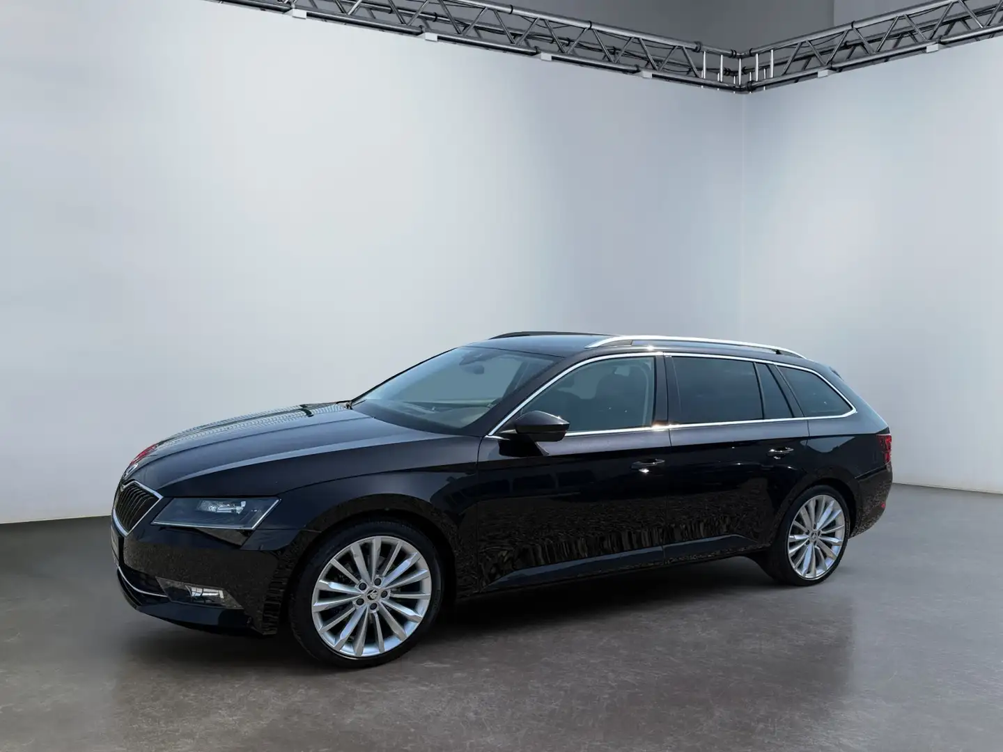 Skoda Superb Combi Style 2.0 TDI ACC AHK DynLi Xenon Schwarz - 2