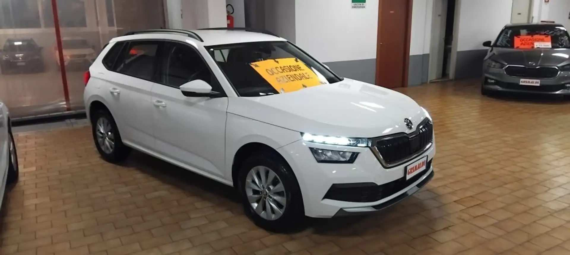 Skoda Kamiq 1.0 TSI Ambition VIDEO Grau - 2