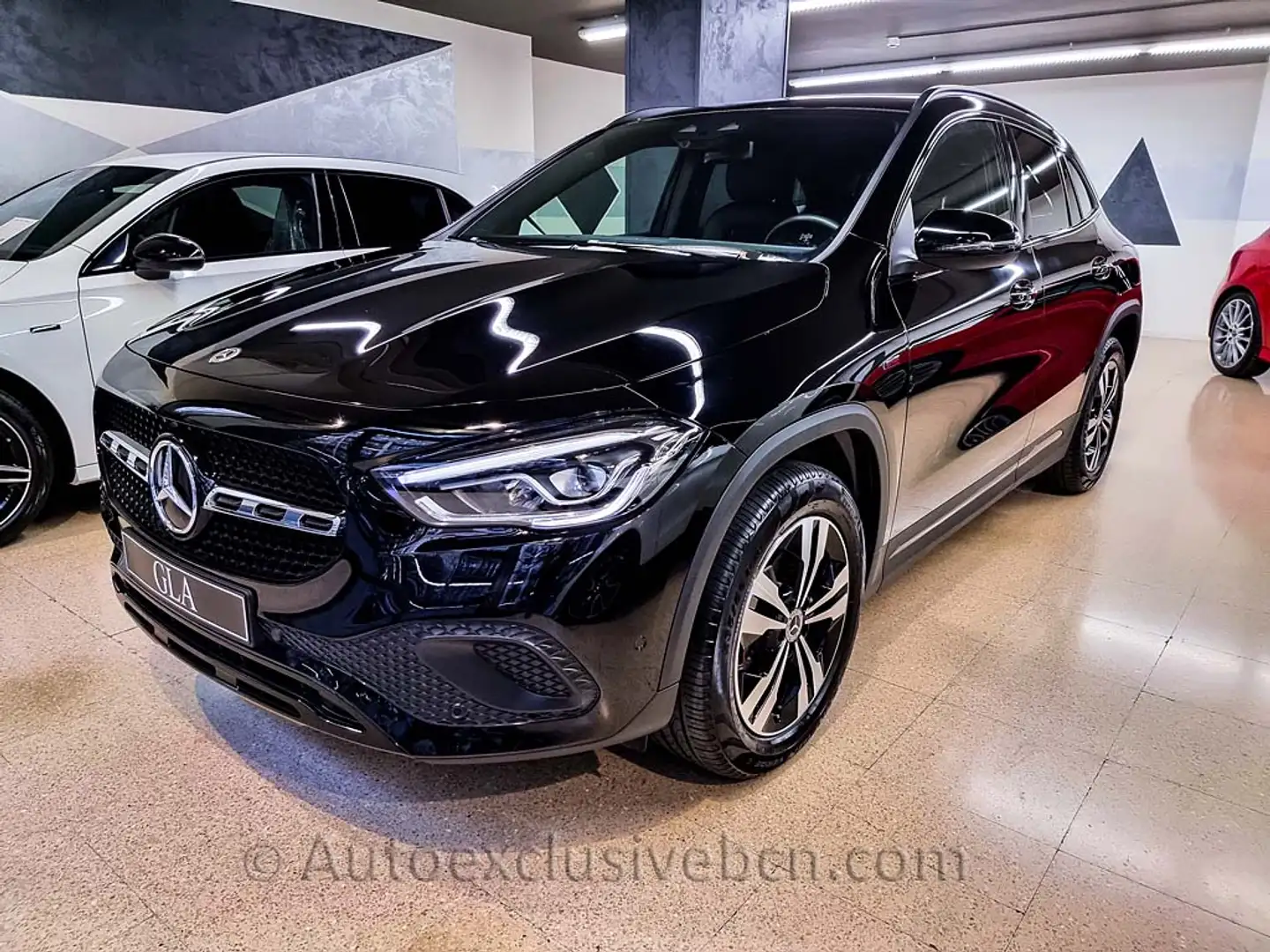 Mercedes-Benz GLA 250 250e Schwarz - 1