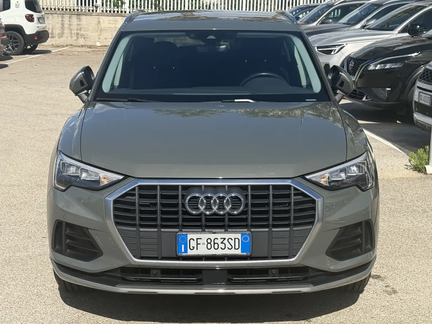 Audi Q3 35 2.0 tdi Business s-tronic Grigio - 2