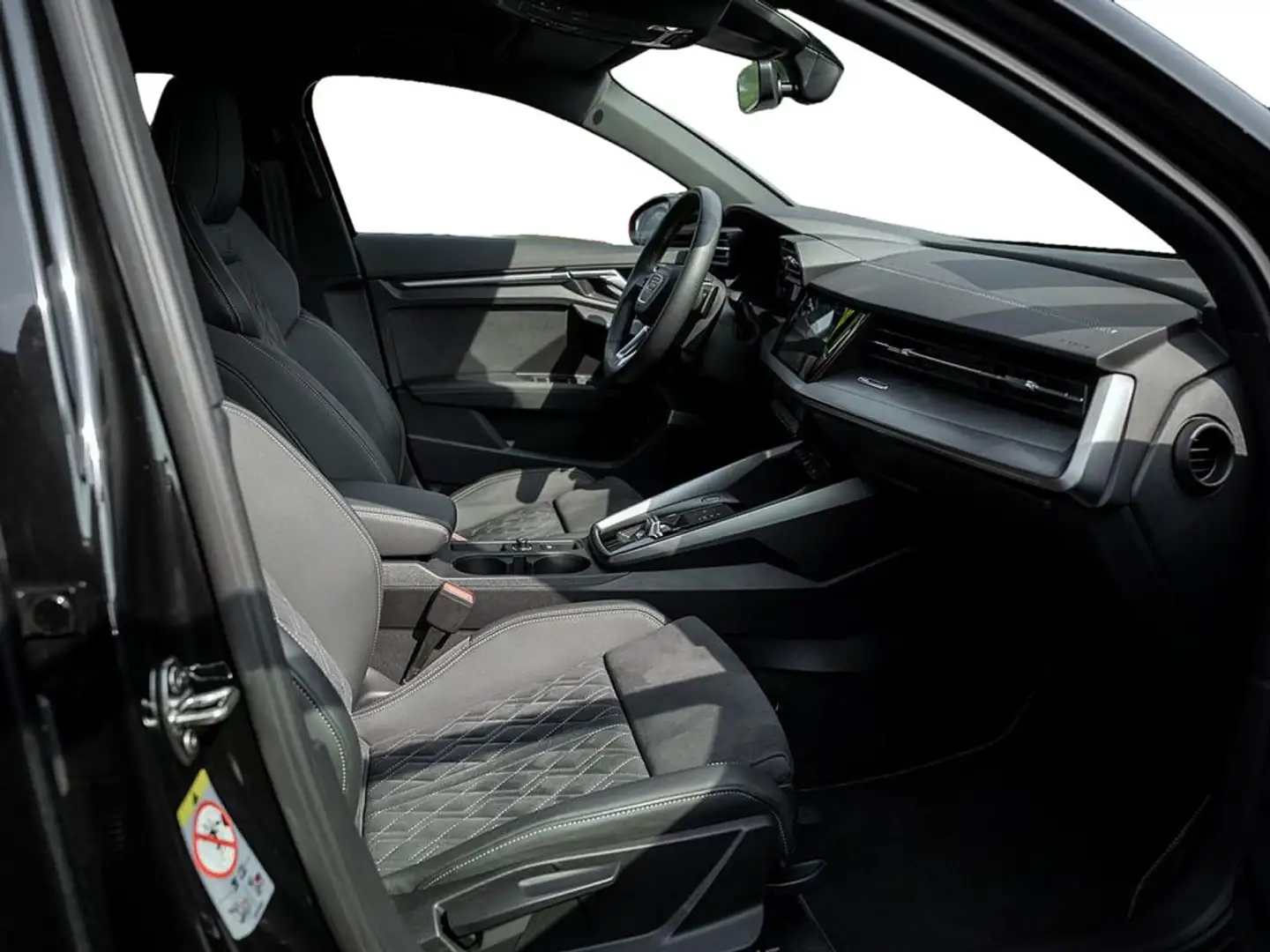 Audi A3 Sportback 45 TFSIe S line Matrix Navi B&O Black - 2
