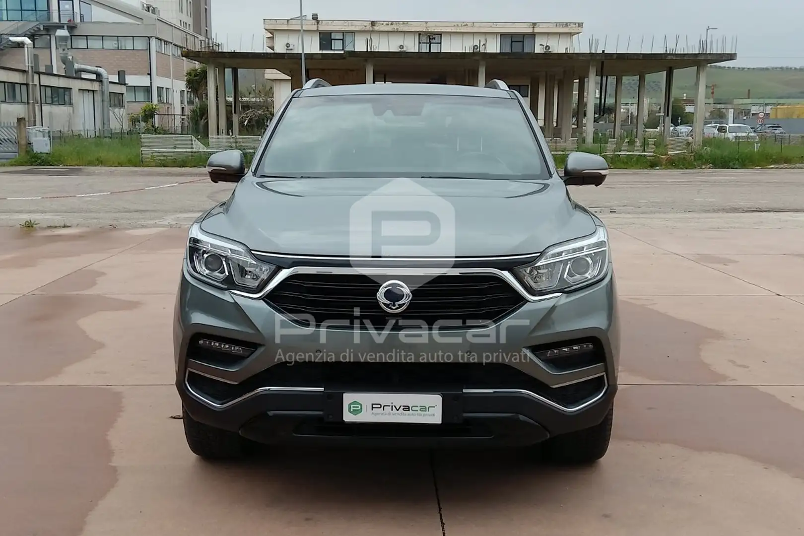 SsangYong Rexton Rexton 2.2 4WD Icon aut. Silber - 2