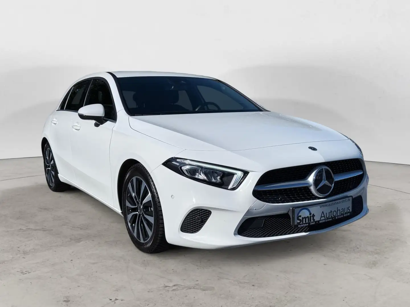 Mercedes-Benz A 180 A180d LED/ Navi/ PDC/ Kamera Blanc - 1